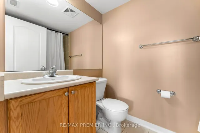 Additional property image - 8 Dayspring Circ Unit 1404