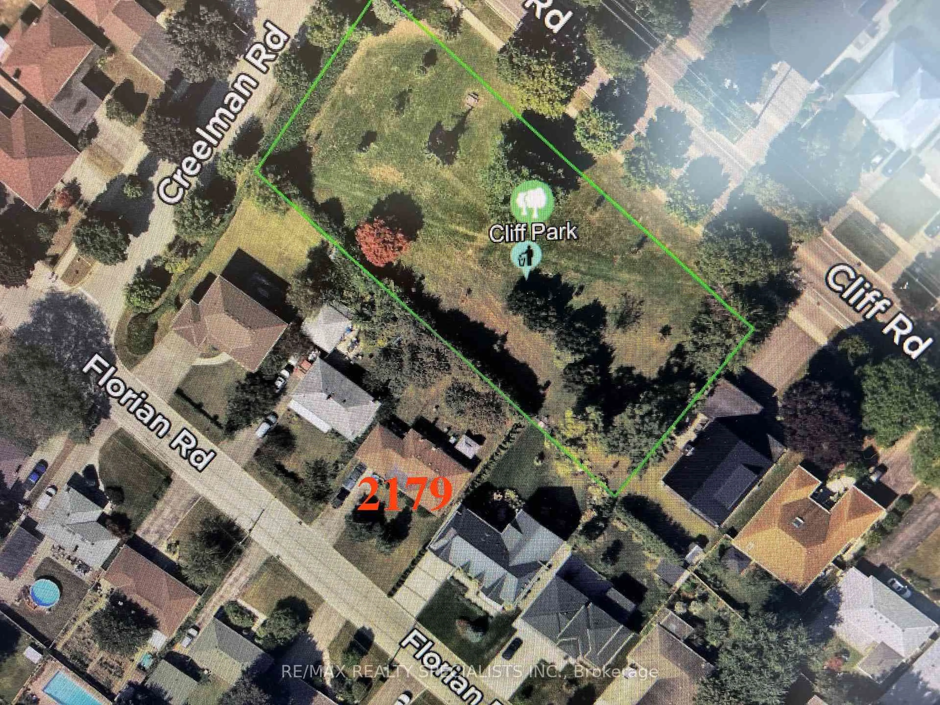 A pic from outside/outdoor area/front of a property/back of a property/a pic from drone, street for 2179 Florian Rd, Mississauga Ontario L5A 2M5