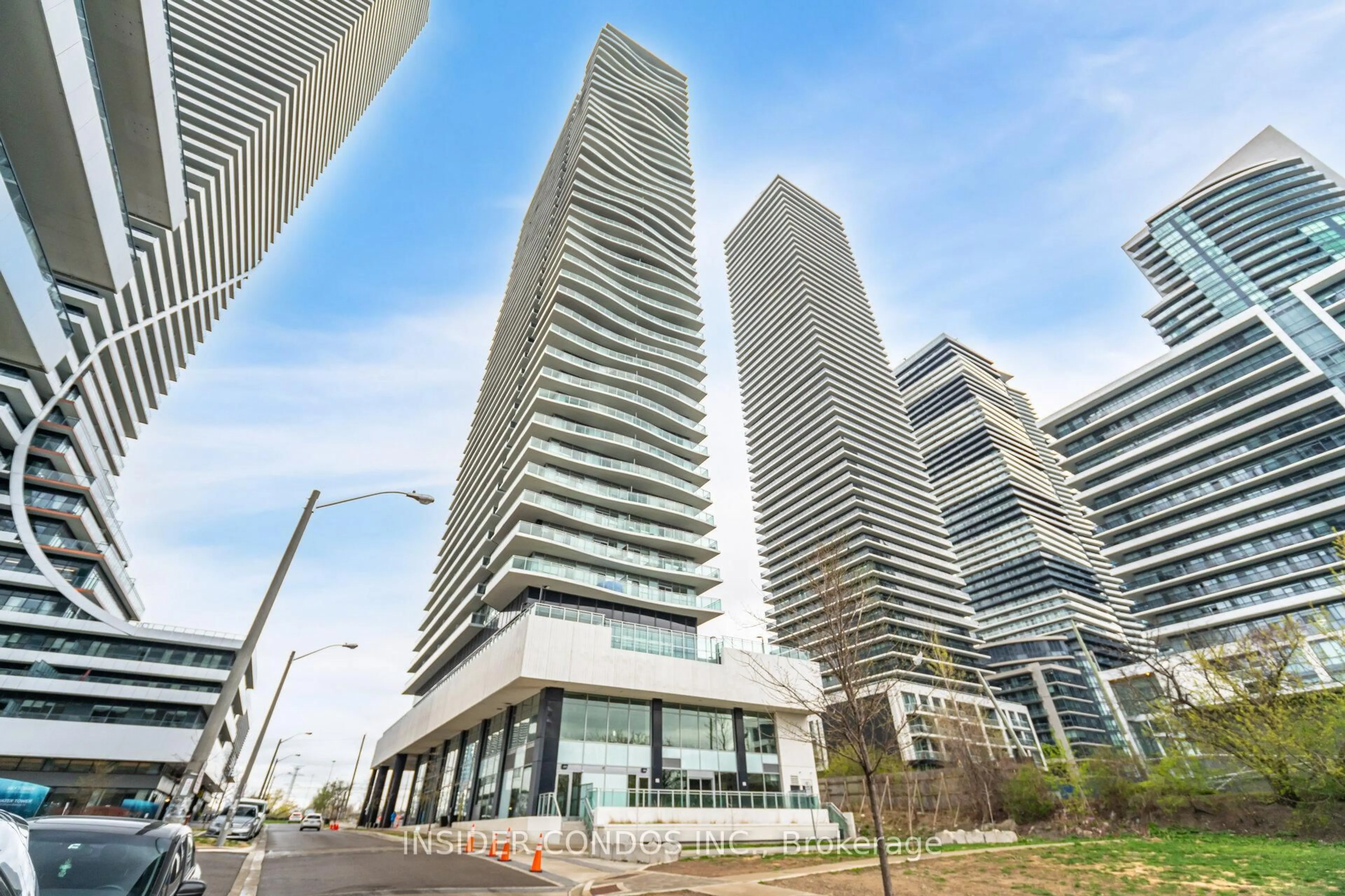 Indoor foyer for 33 Shore Breeze Dr #1307, Toronto Ontario M8V 0G1