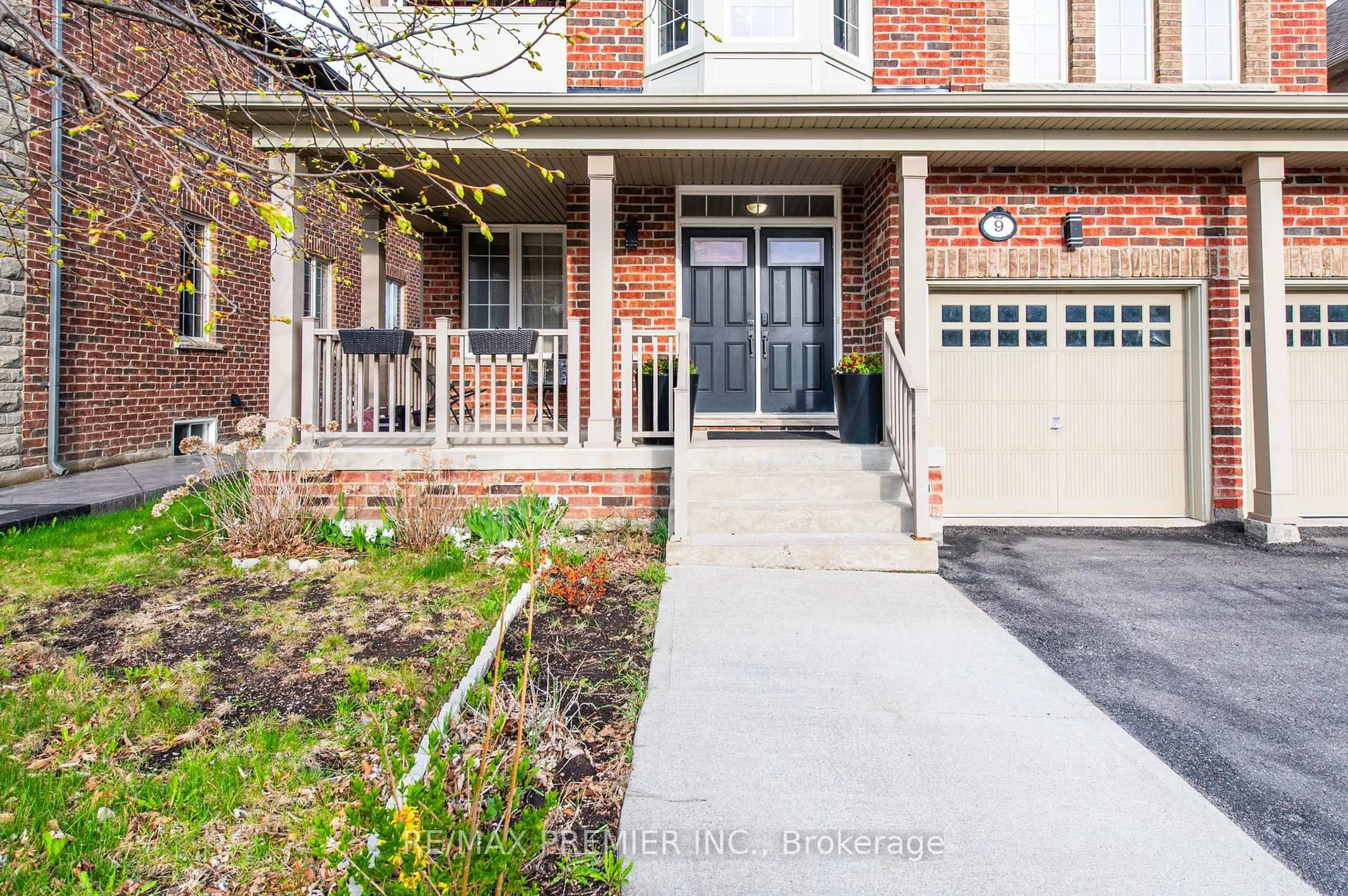 Home with brick exterior material, street for 9 Twistleton St, Caledon Ontario L7C 2H1