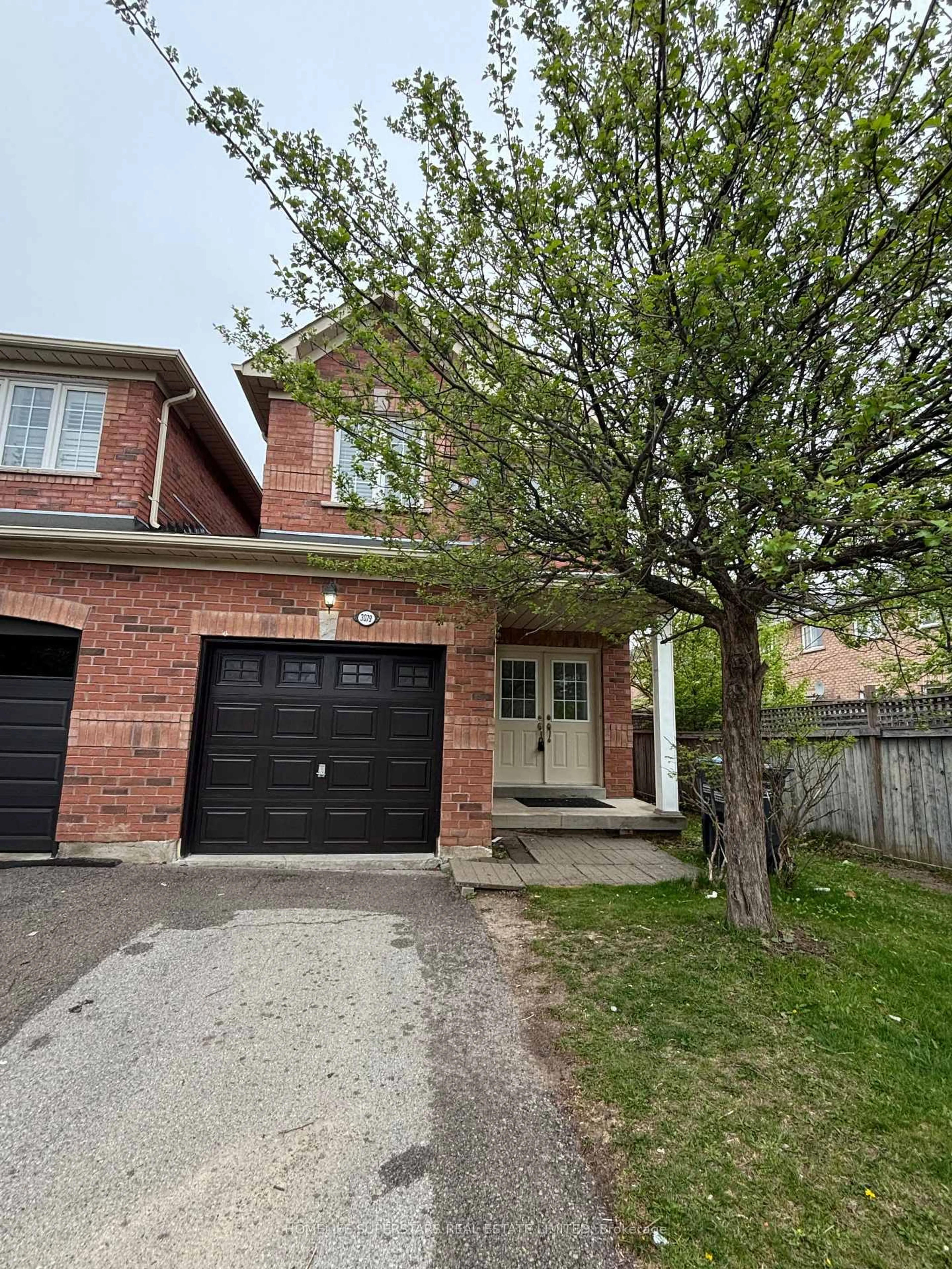 Home with brick exterior material, street for 3079 Turbine Cres, Mississauga Ontario L5M 6X1