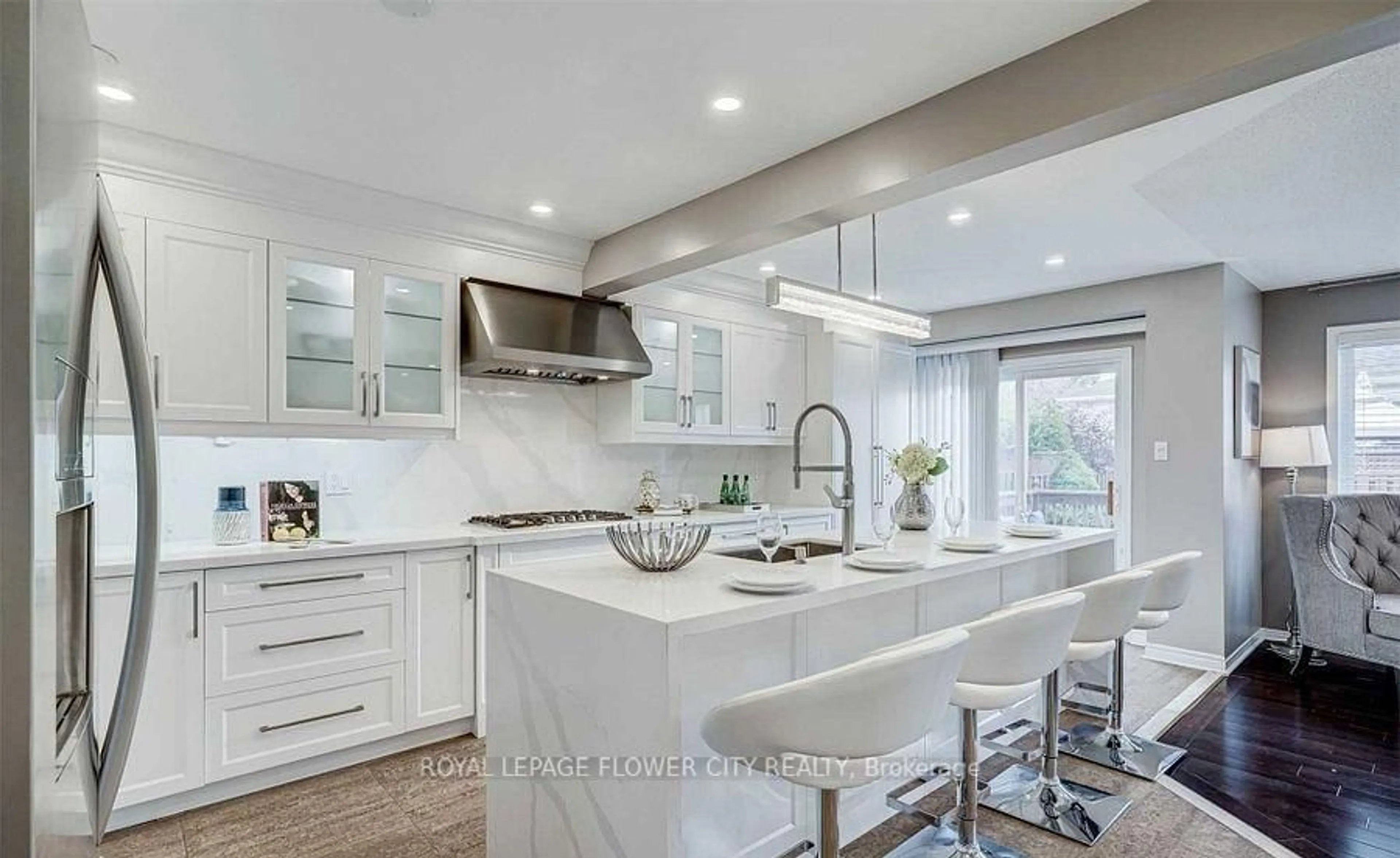 Contemporary kitchen, ceramic/tile floor for 35 Legend Lane, Brampton Ontario L6X 5B6