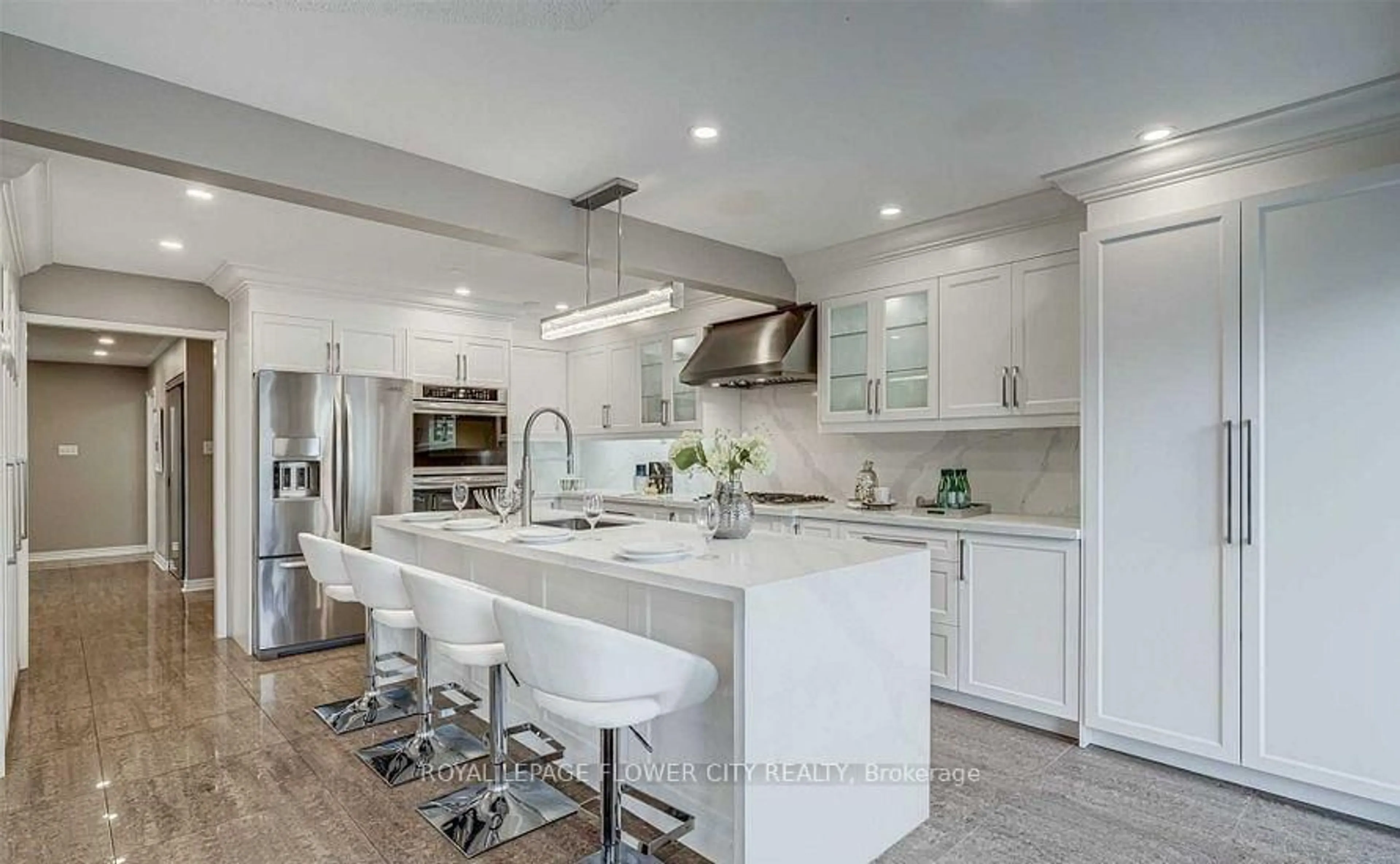 Contemporary kitchen, ceramic/tile floor for 35 Legend Lane, Brampton Ontario L6X 5B6