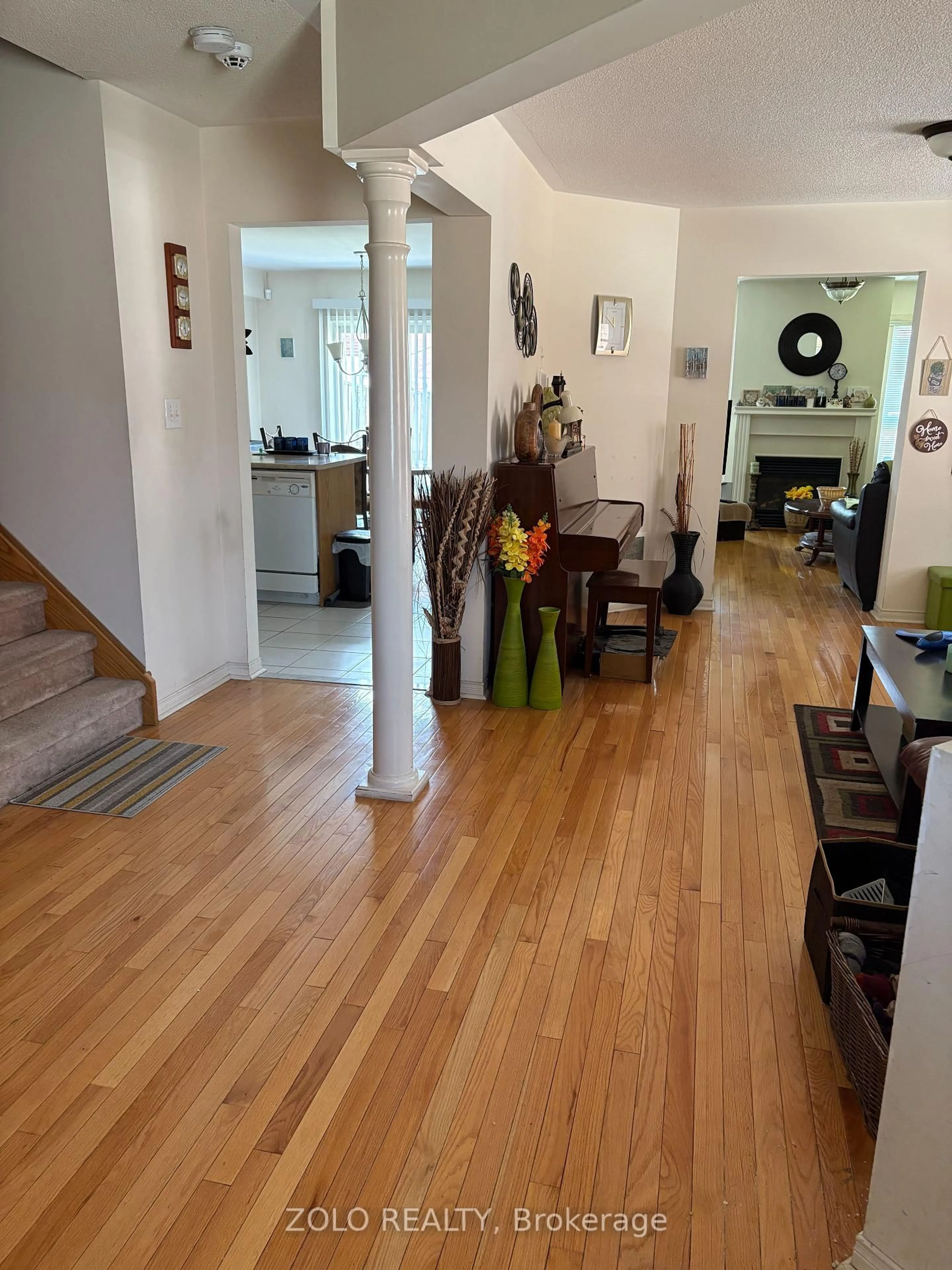 Unknown for 427 Huntington Ridge Dr, Mississauga Ontario L5R 1P3