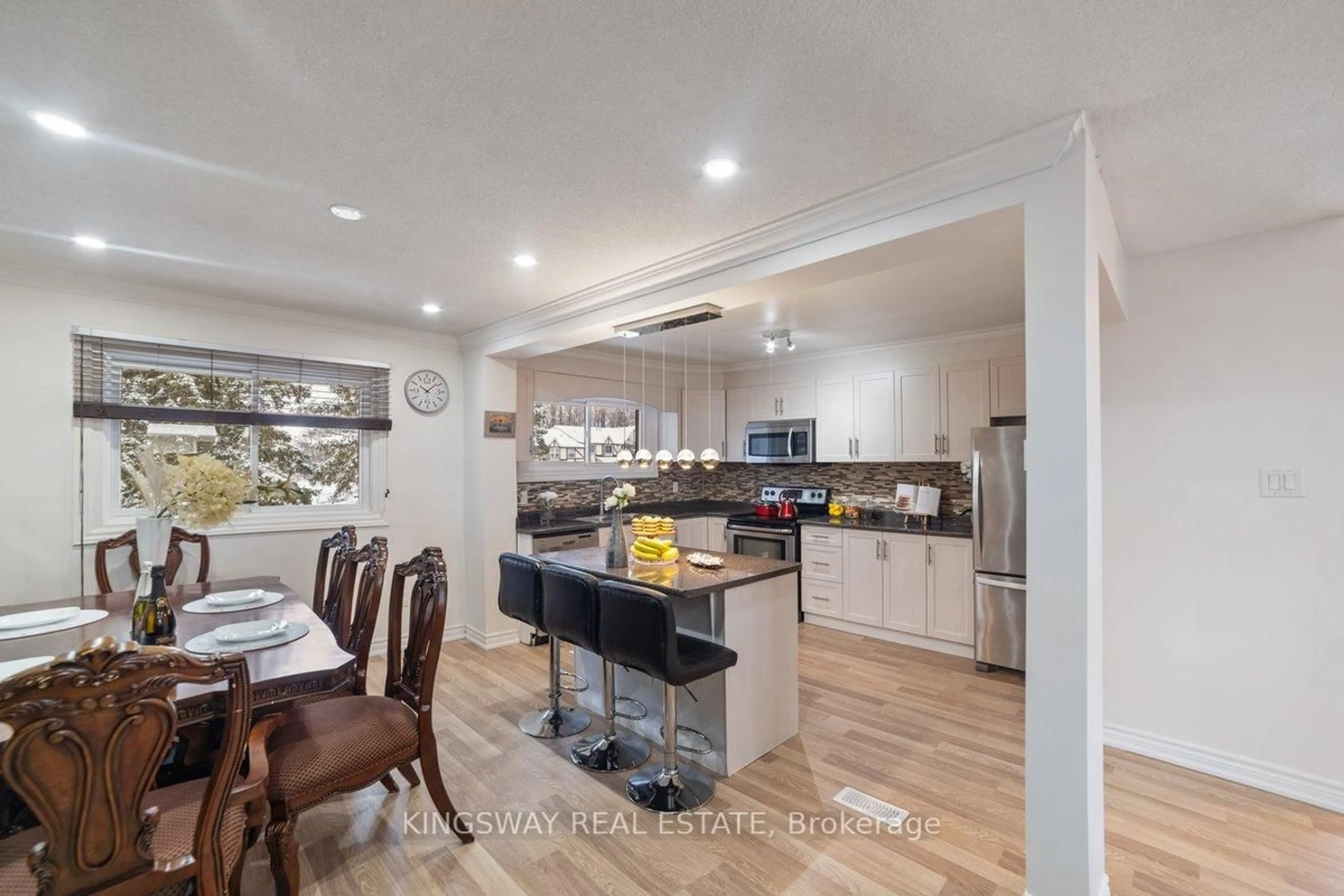 Open concept kitchen, ceramic/tile floor for 109 Ashton Cres #109, Brampton Ontario L6S 3J9
