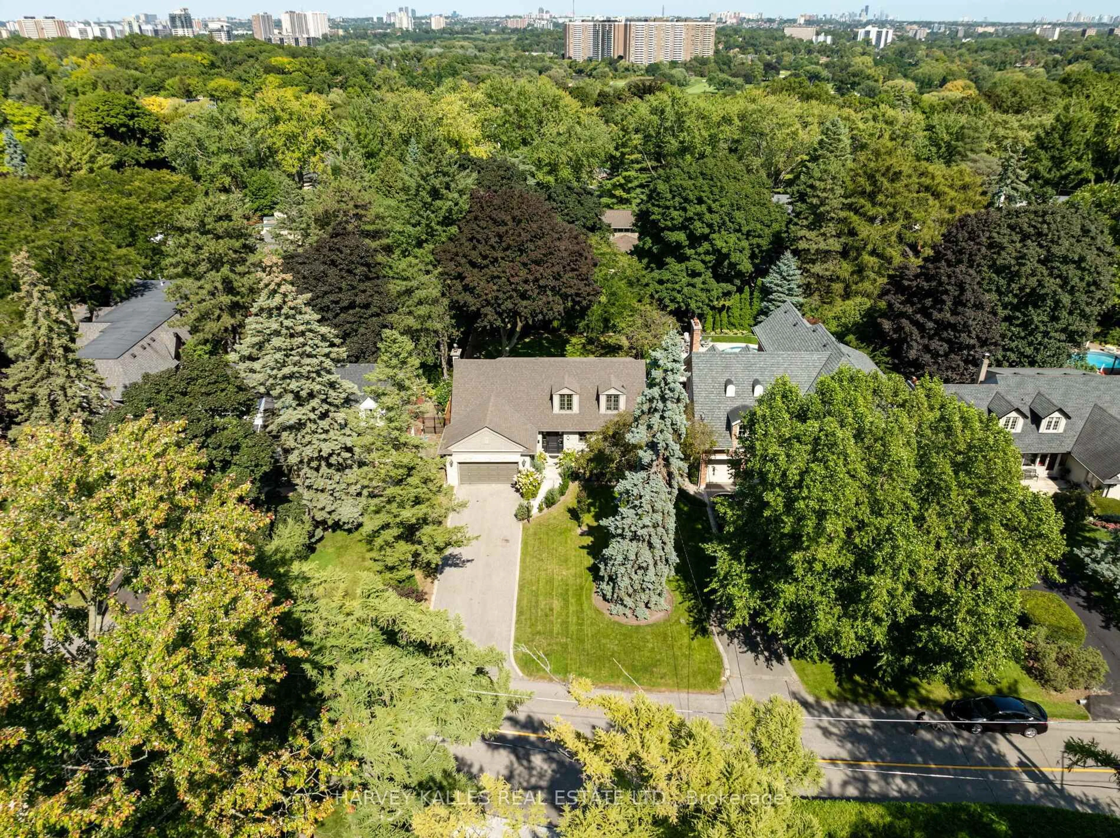 A pic from outside/outdoor area/front of a property/back of a property/a pic from drone, street for 59 Edgevalley Dr, Toronto Ontario M9A 4P2