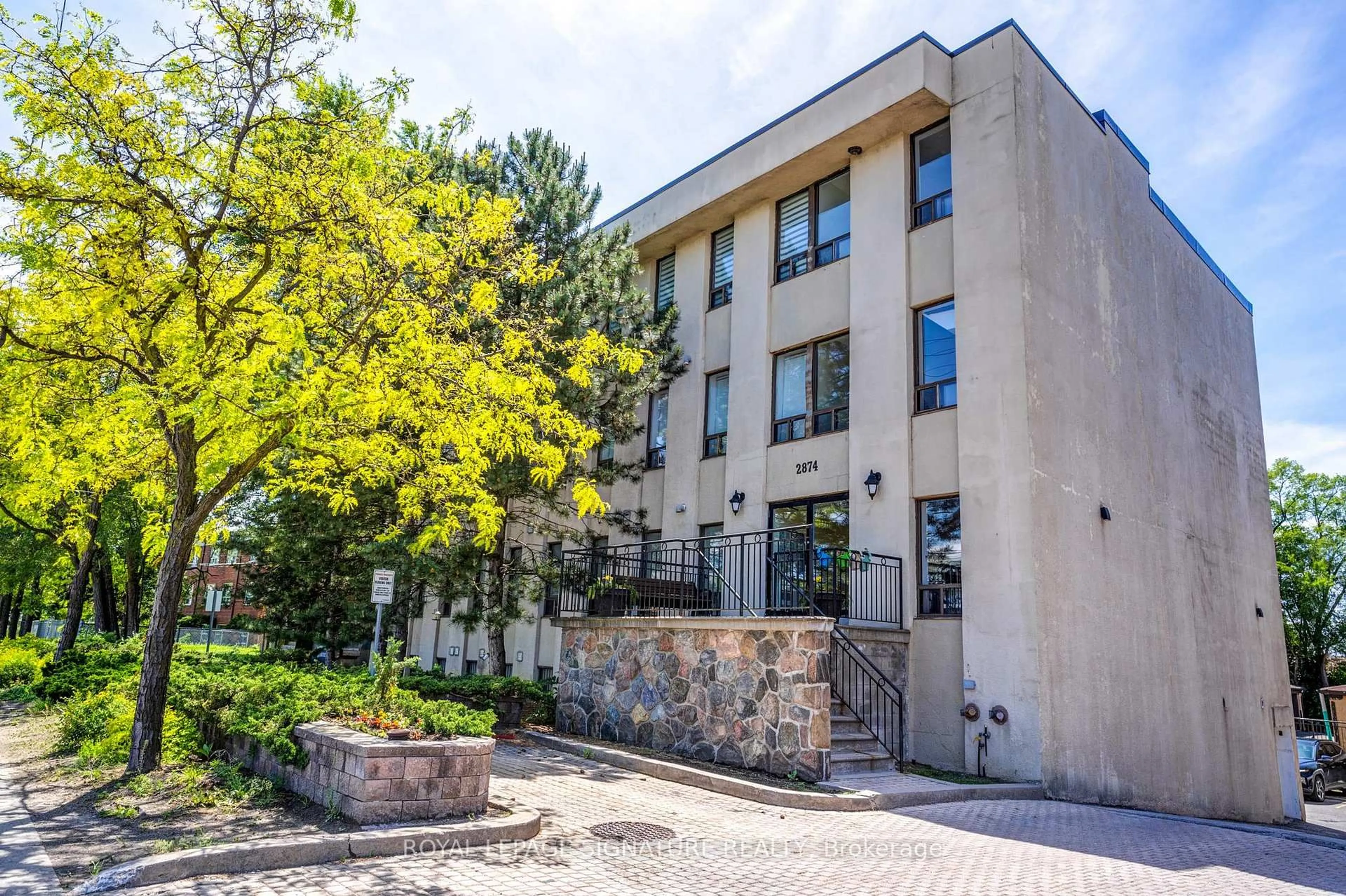 Unknown for 2874 Keele St #304, Toronto Ontario M3M 3C4