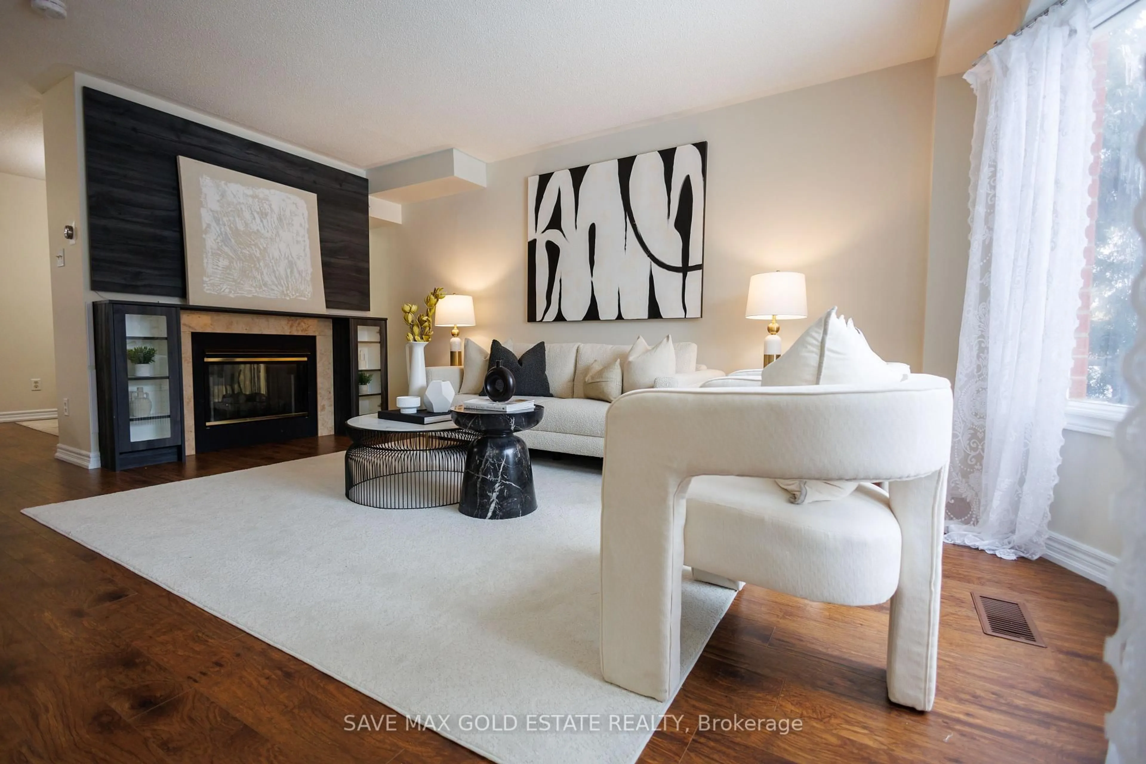 Living room with furniture, unknown for 108 GLENASHTON Dr, Oakville Ontario L6H 6G3