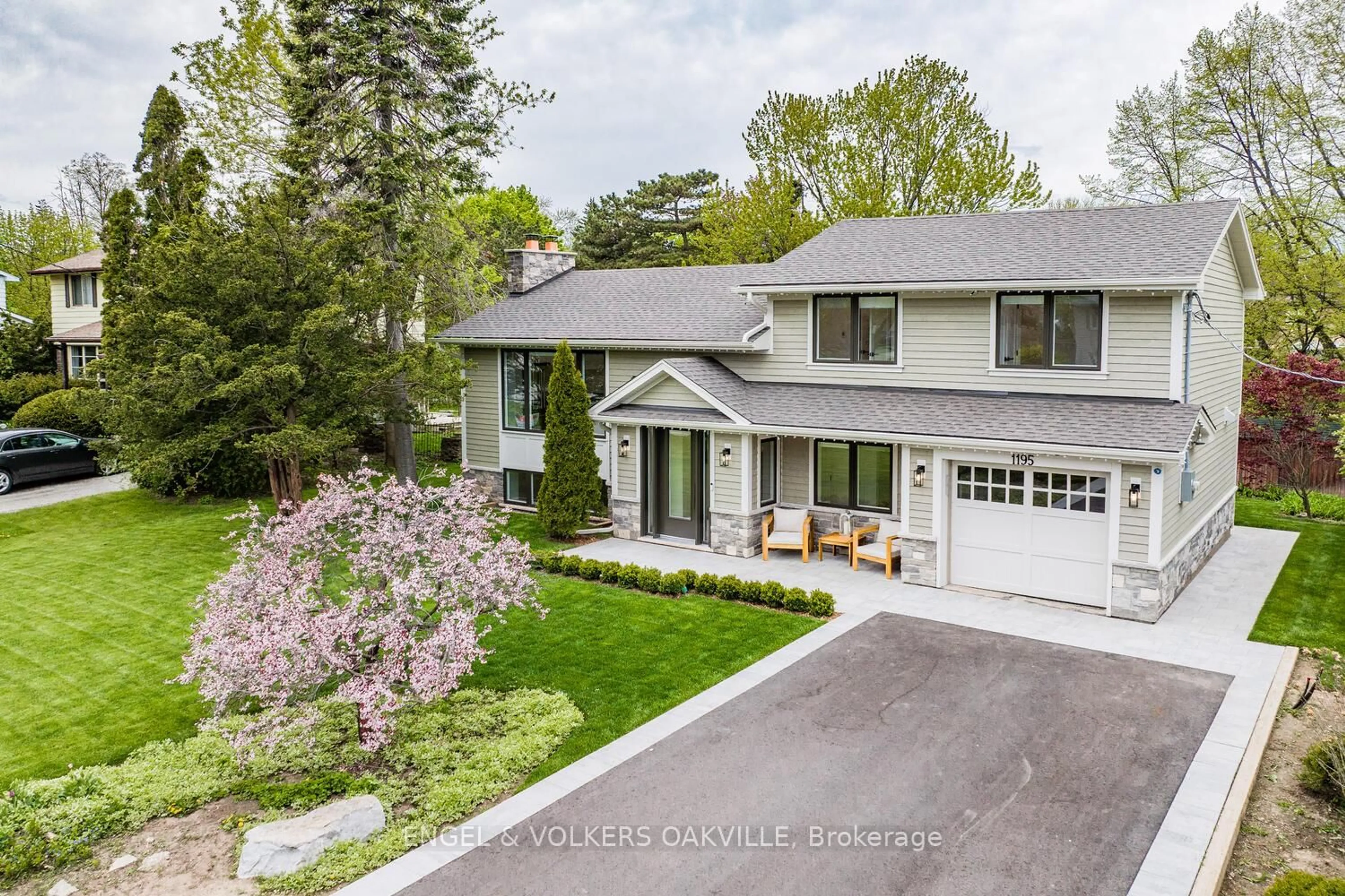 Unknown for 1195 Willowbrook Dr, Oakville Ontario L6L 2J9