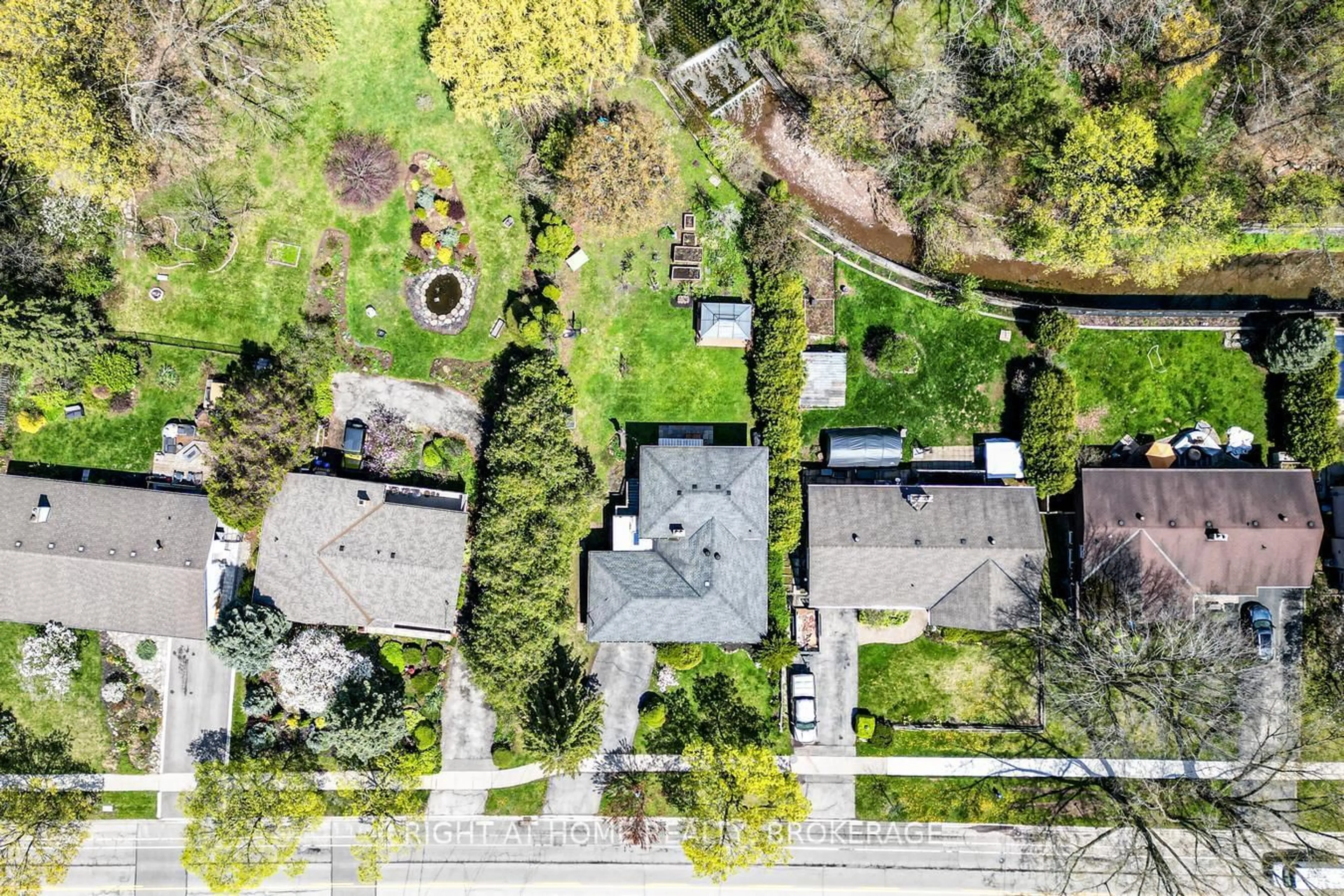 A pic from outside/outdoor area/front of a property/back of a property/a pic from drone, street for 243 Appleby Line, Burlington Ontario L7L 2X3
