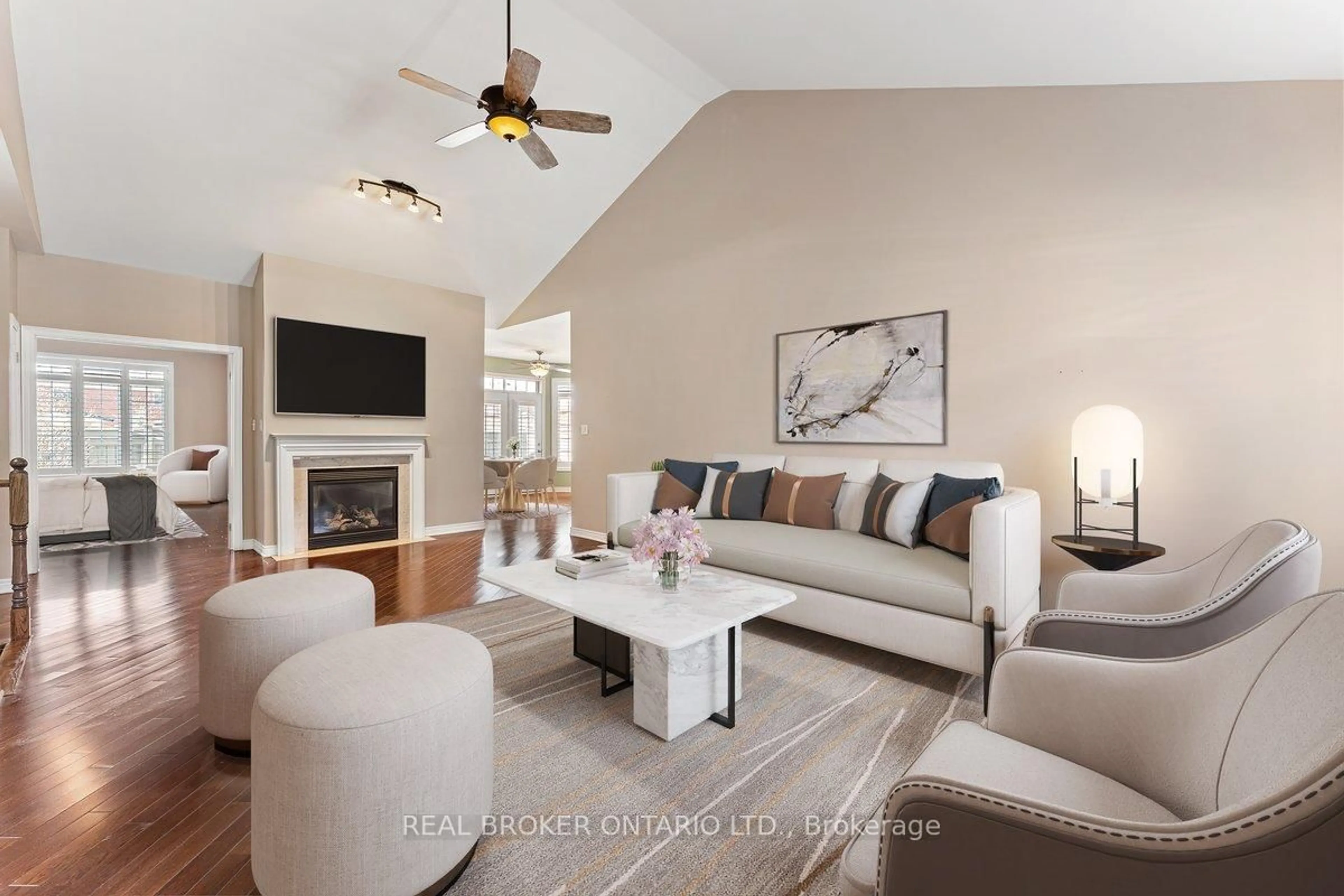 Living room with furniture, unknown for 60 Garrison Sq, Halton Hills Ontario L7G 0B9