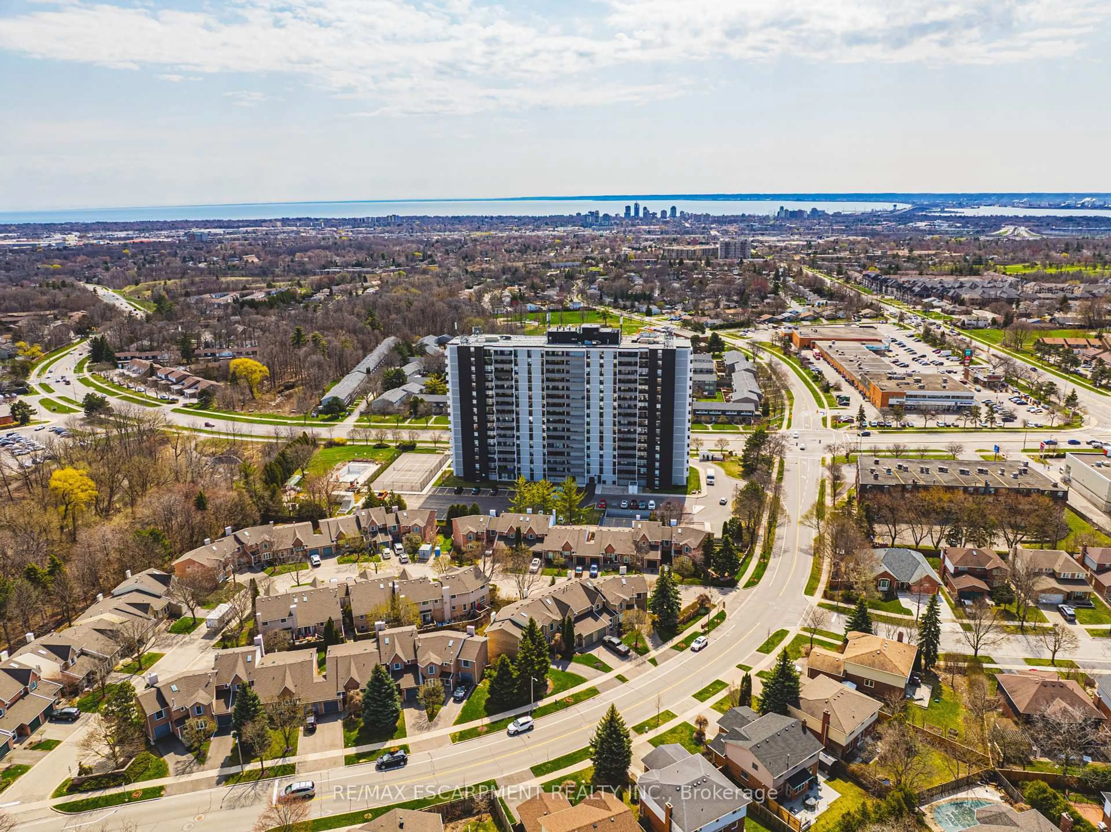 A pic from outside/outdoor area/front of a property/back of a property/a pic from drone, city buildings view from balcony for 2055 Upper Middle Rd #706, Burlington Ontario L7P 3P4