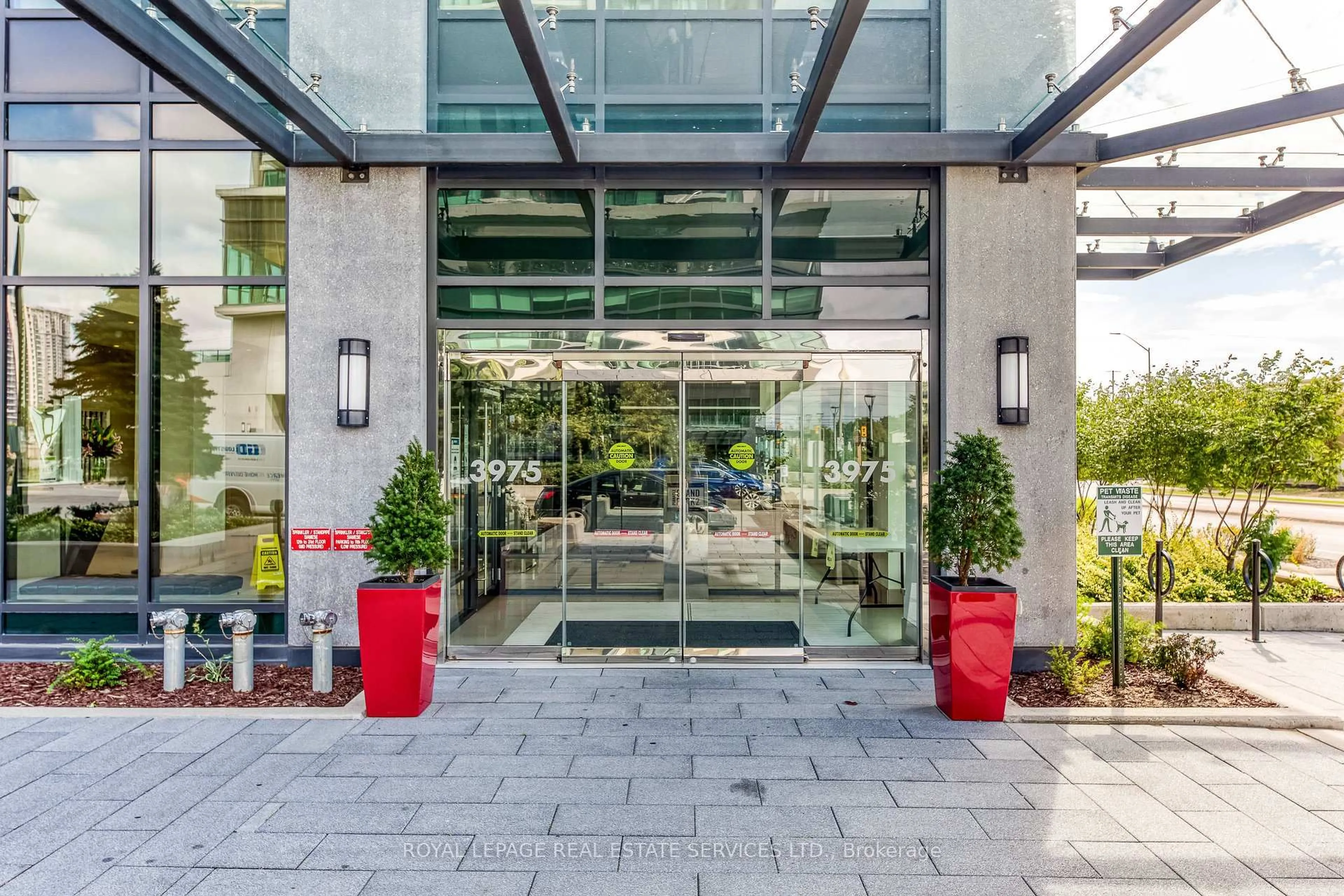 Indoor foyer for 3975 Grand Park Dr #910, Mississauga Ontario L5B 4M6