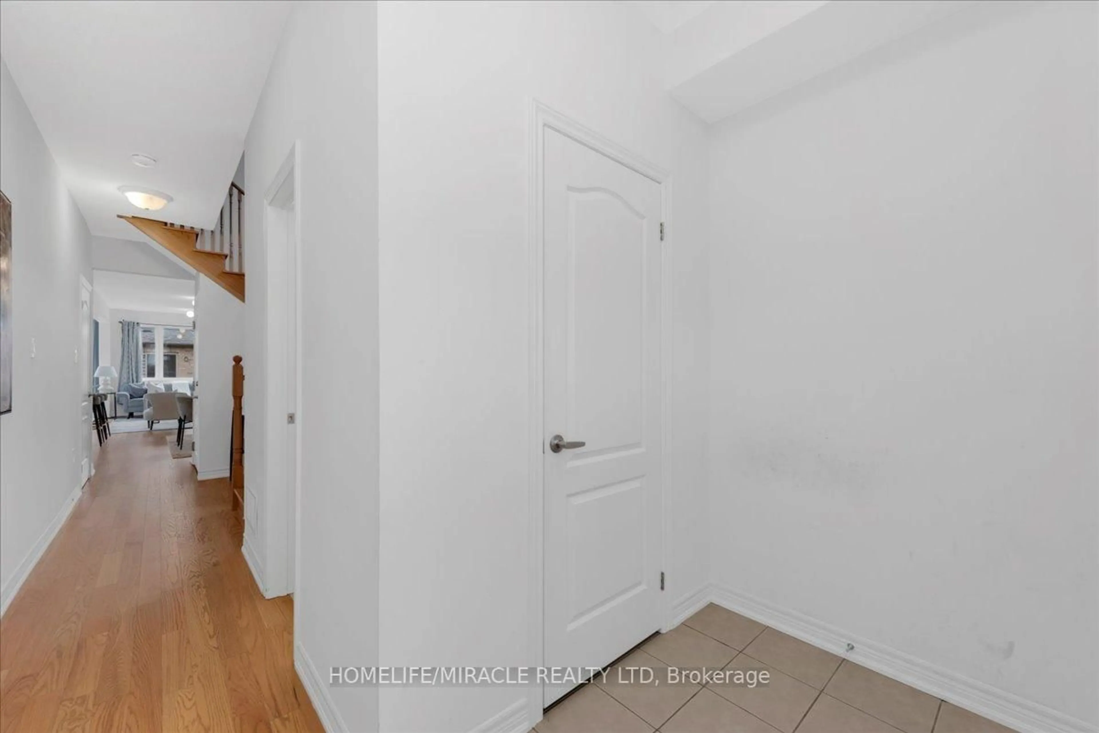 Indoor entryway for 57 Spinland St, Caledon Ontario L7C 4K6