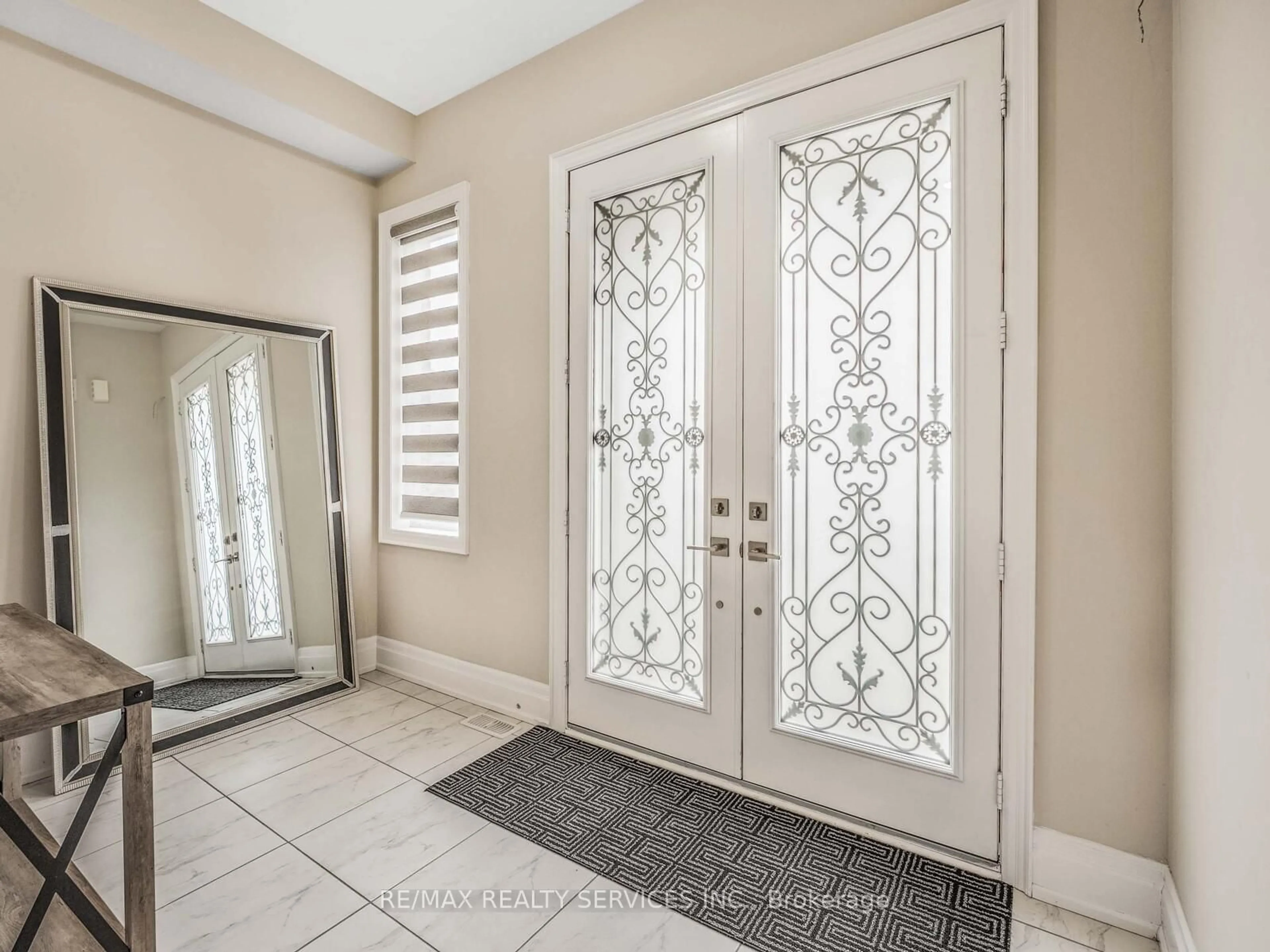 Indoor entryway for 37 Lyle Way, Brampton Ontario L6X 5P9