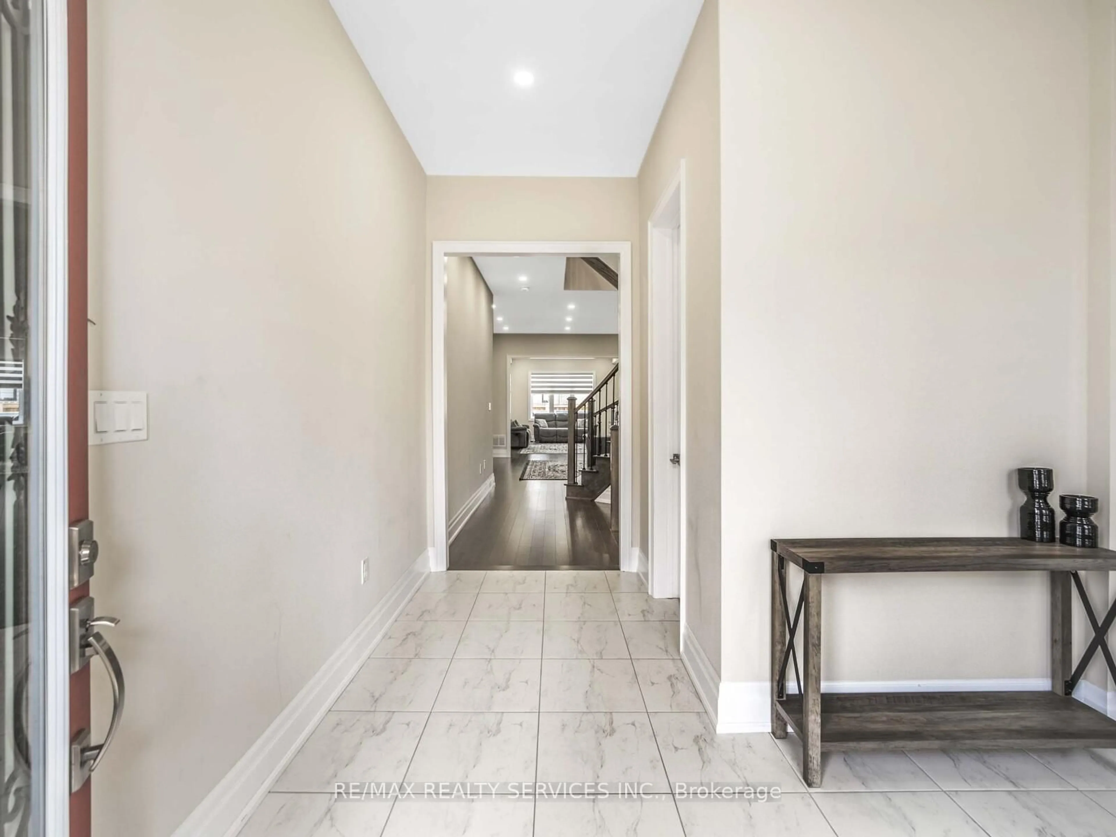 Indoor entryway for 37 Lyle Way, Brampton Ontario L6X 5P9