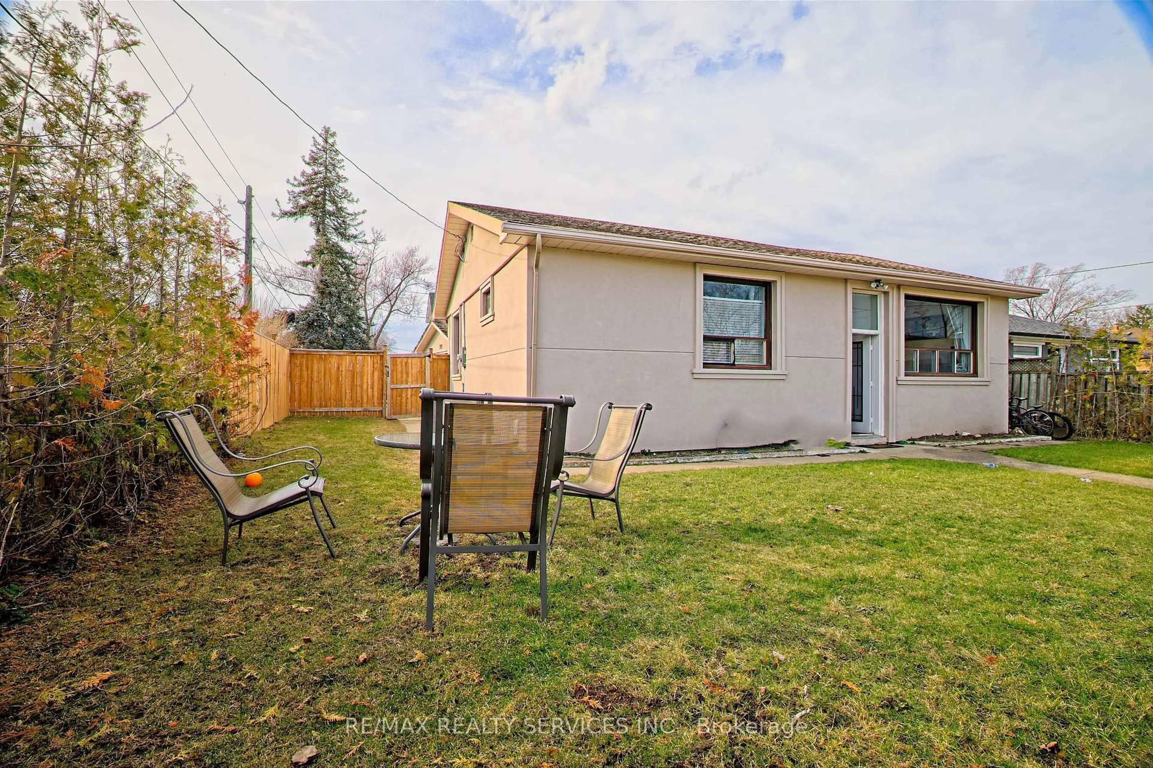 Patio, unknown for 191 Deane Ave, Oakville Ontario L6K 1N4