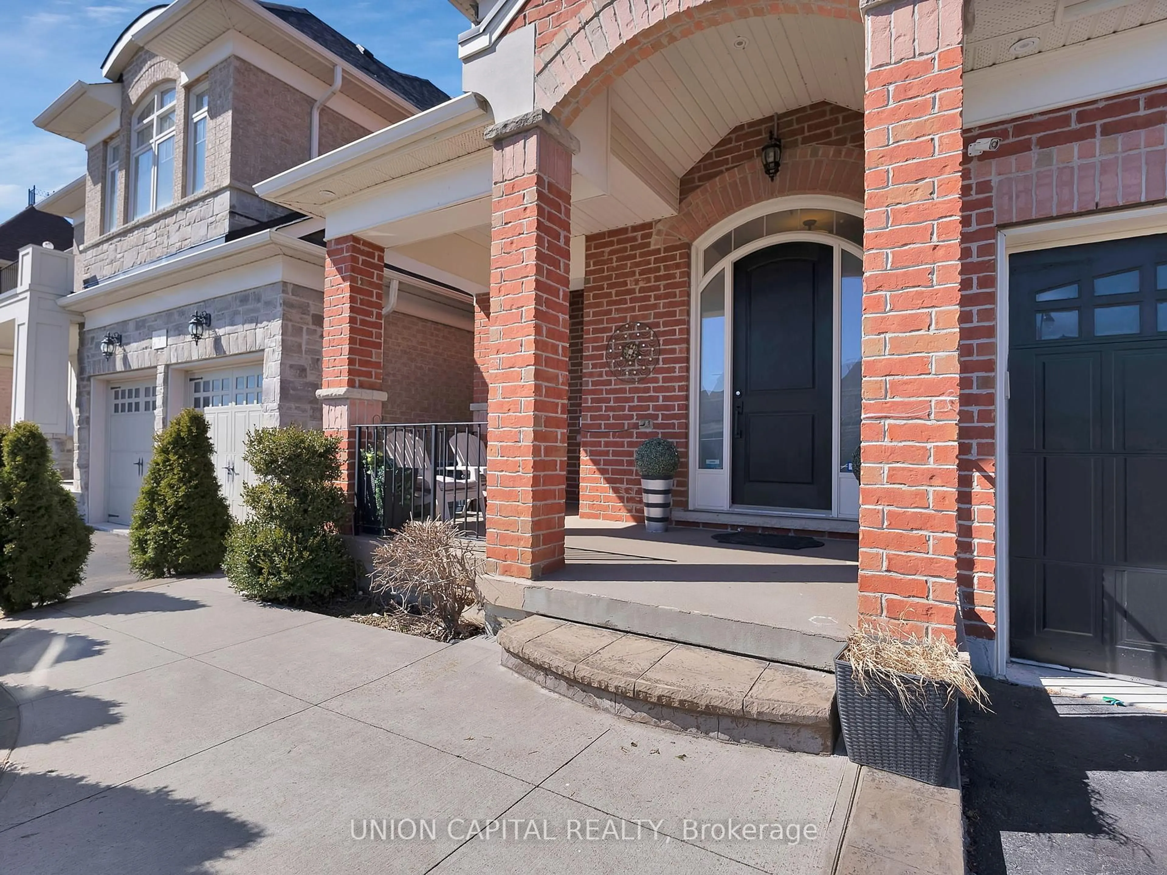 Unknown for 7 Legendary Circ, Brampton Ontario L6Y 0R9