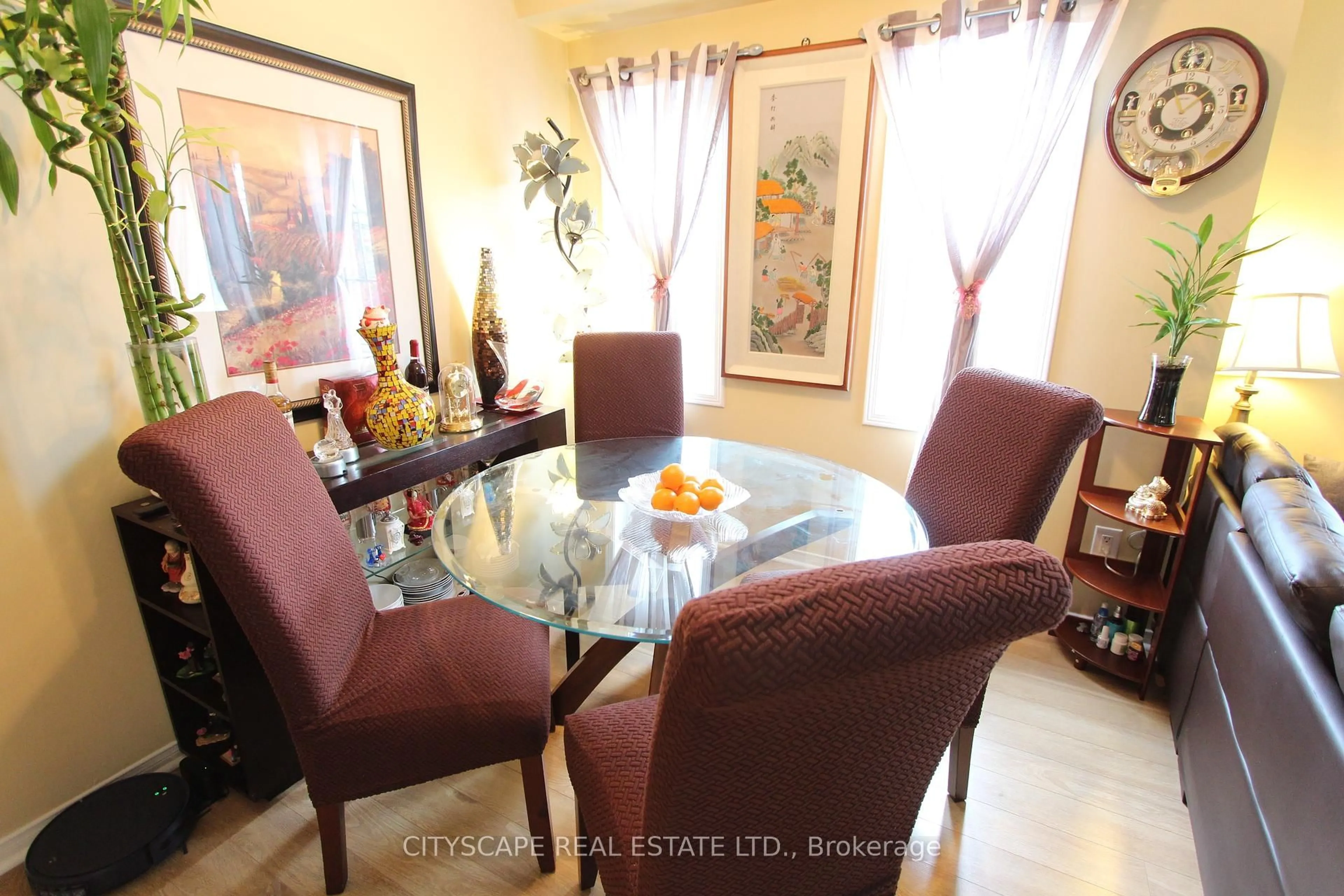 Dining room, unknown for 3055 Elmcreek Rd #7, Mississauga Ontario L5B 4J9