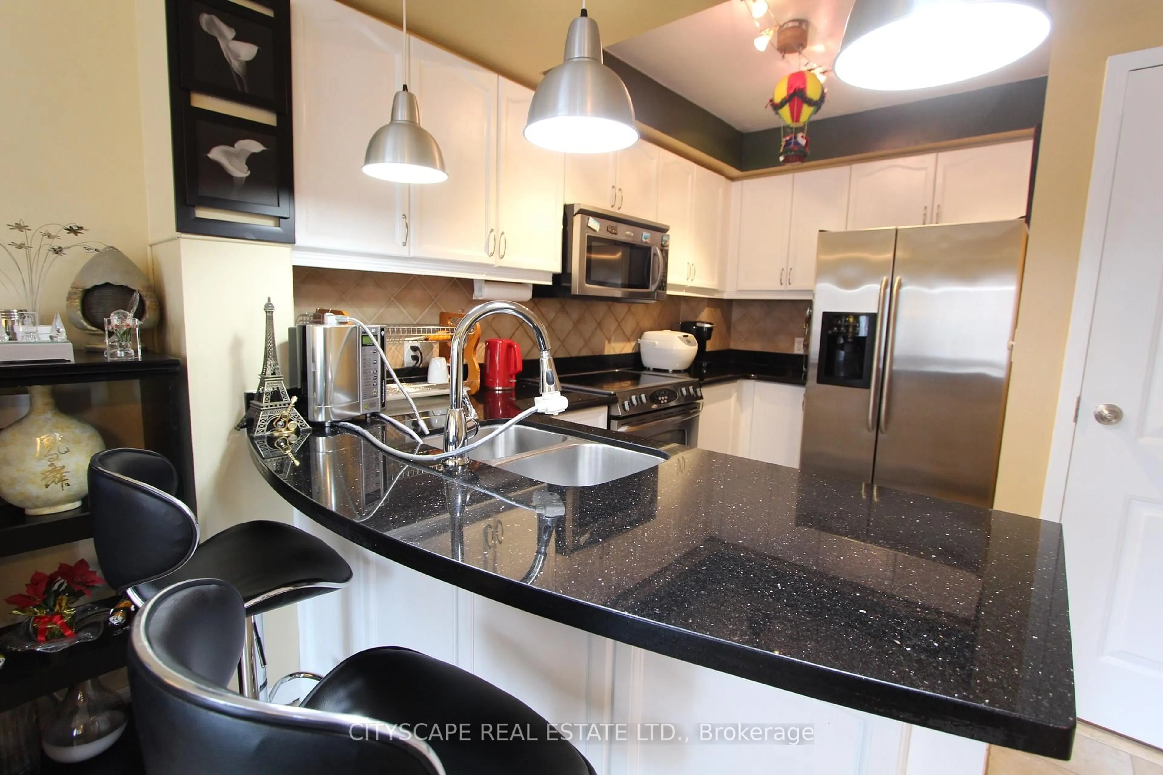 Contemporary kitchen, ceramic/tile floor for 3055 Elmcreek Rd #7, Mississauga Ontario L5B 4J9
