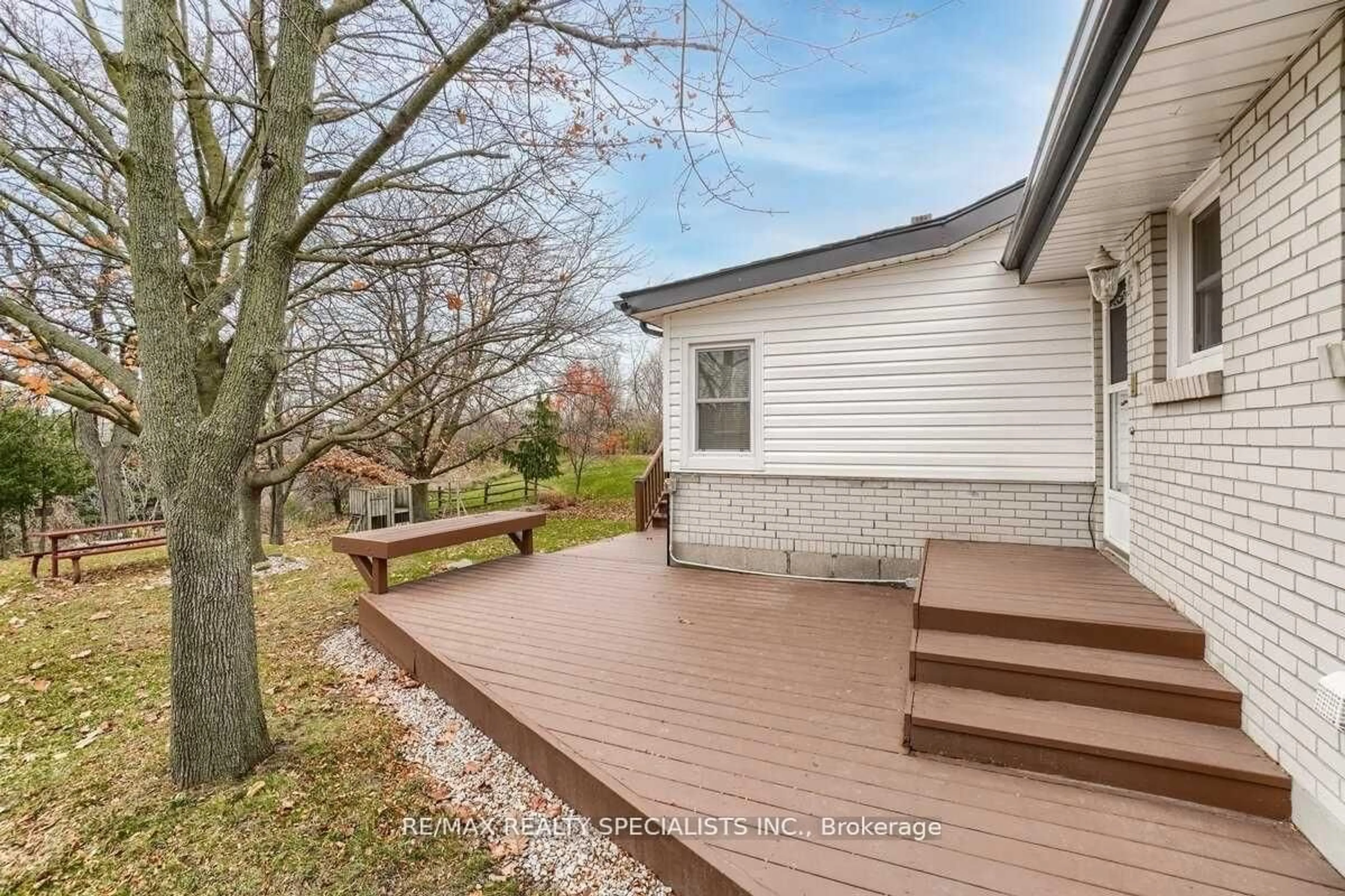 Patio, unknown for 12400 Old Kennedy Rd, Caledon Ontario L7C 2E8