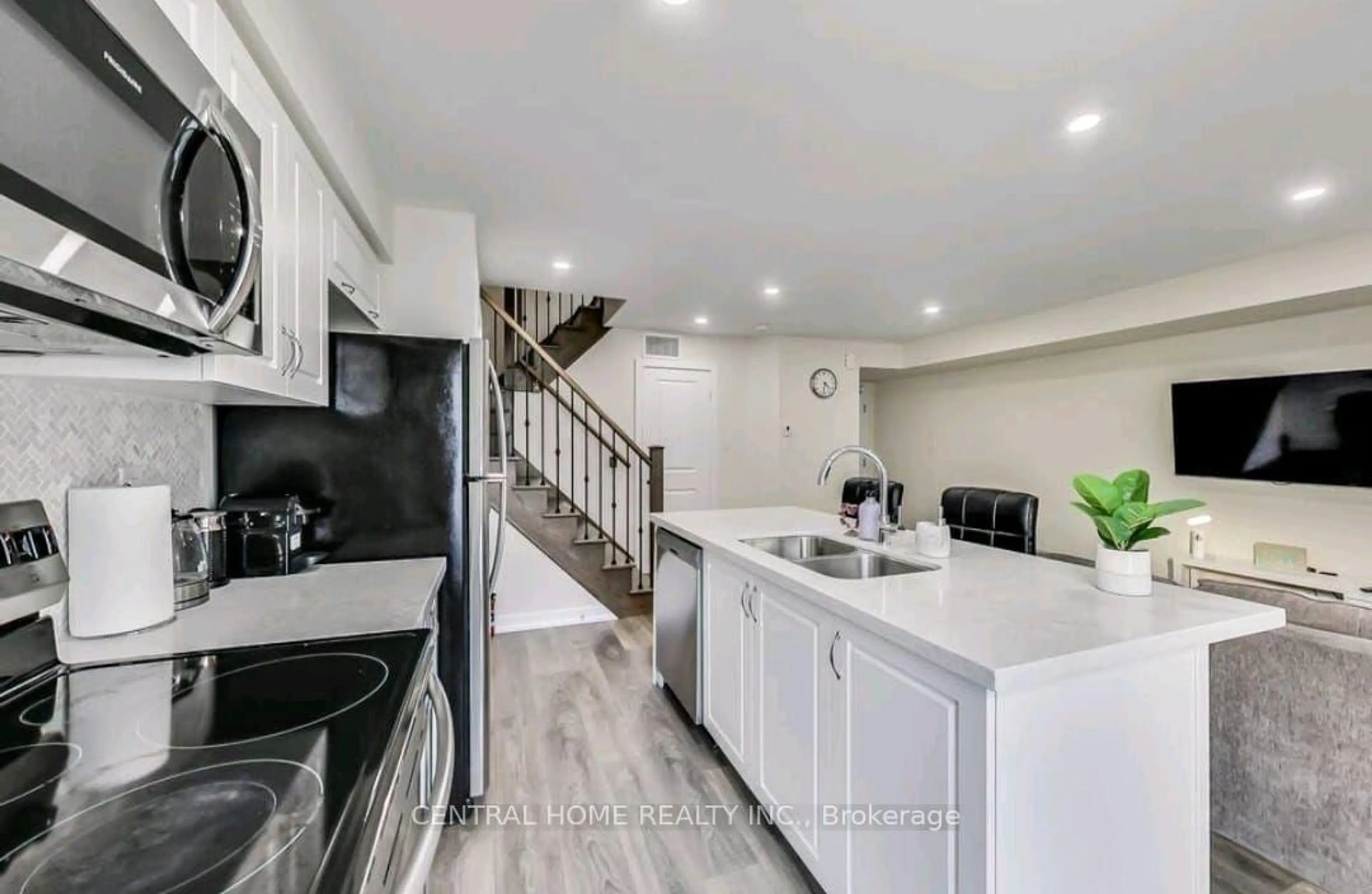 Open concept kitchen, unknown for 2355 Sheppard Ave #241, Toronto Ontario M9M 0B5