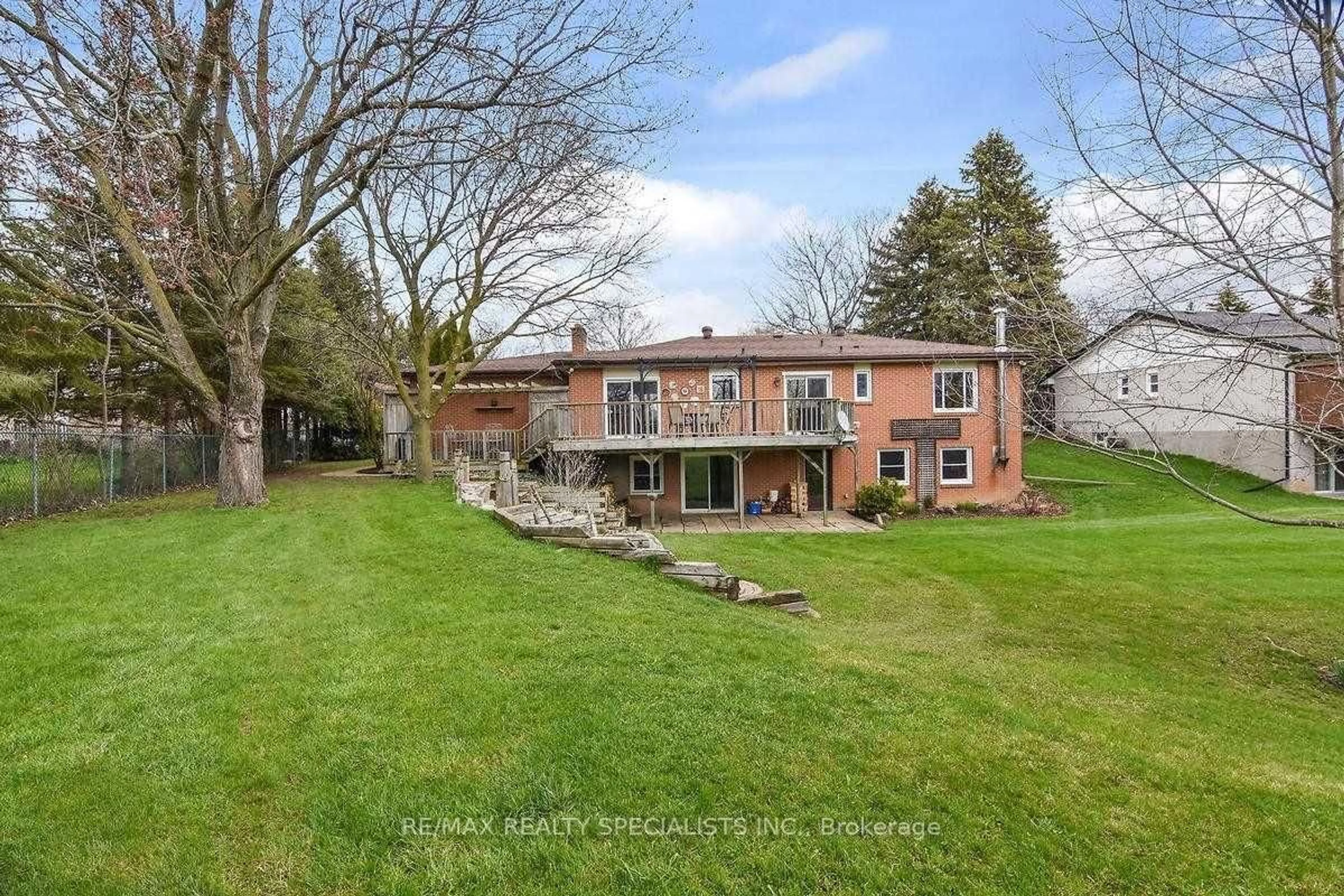 A pic from outside/outdoor area/front of a property/back of a property/a pic from drone, unknown for 12410 Kennedy Rd, Caledon Ontario L7C 2E8