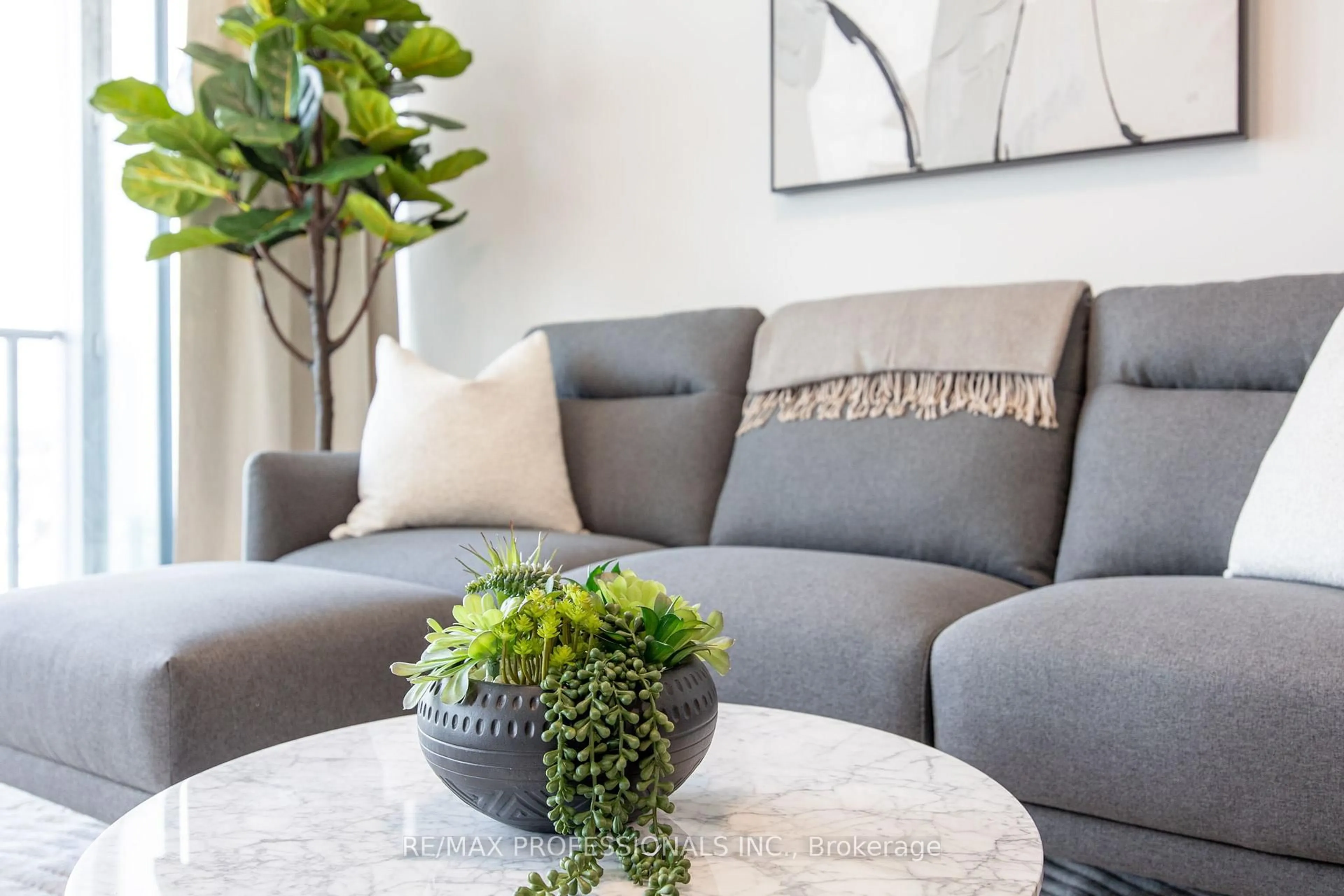 Living room with furniture, unknown for 90 Park Lawn Rd #2815, Toronto Ontario M8Y 0B6