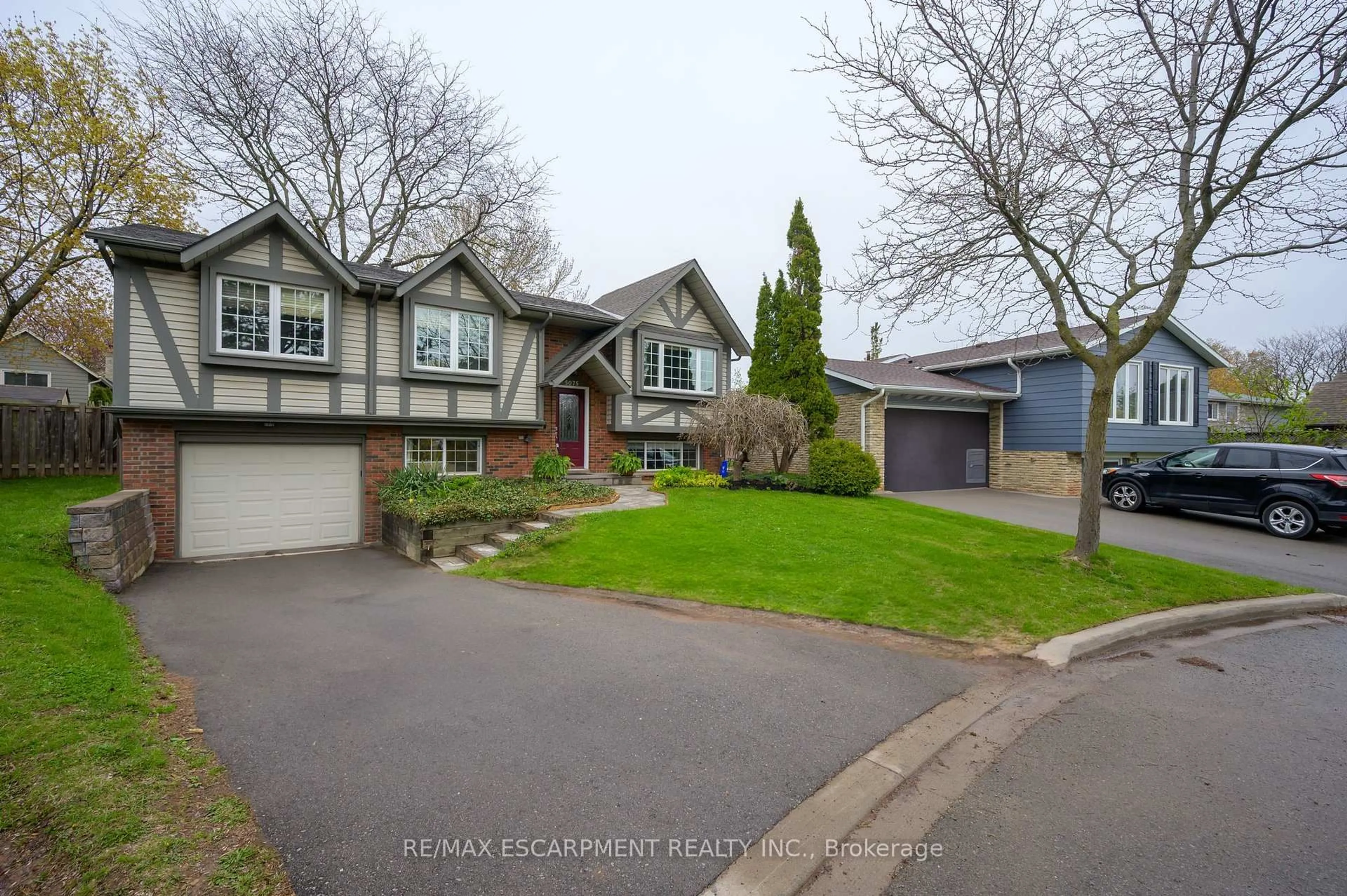 Unknown for 5075 QUEENS Crt, Burlington Ontario L7L 3Z1