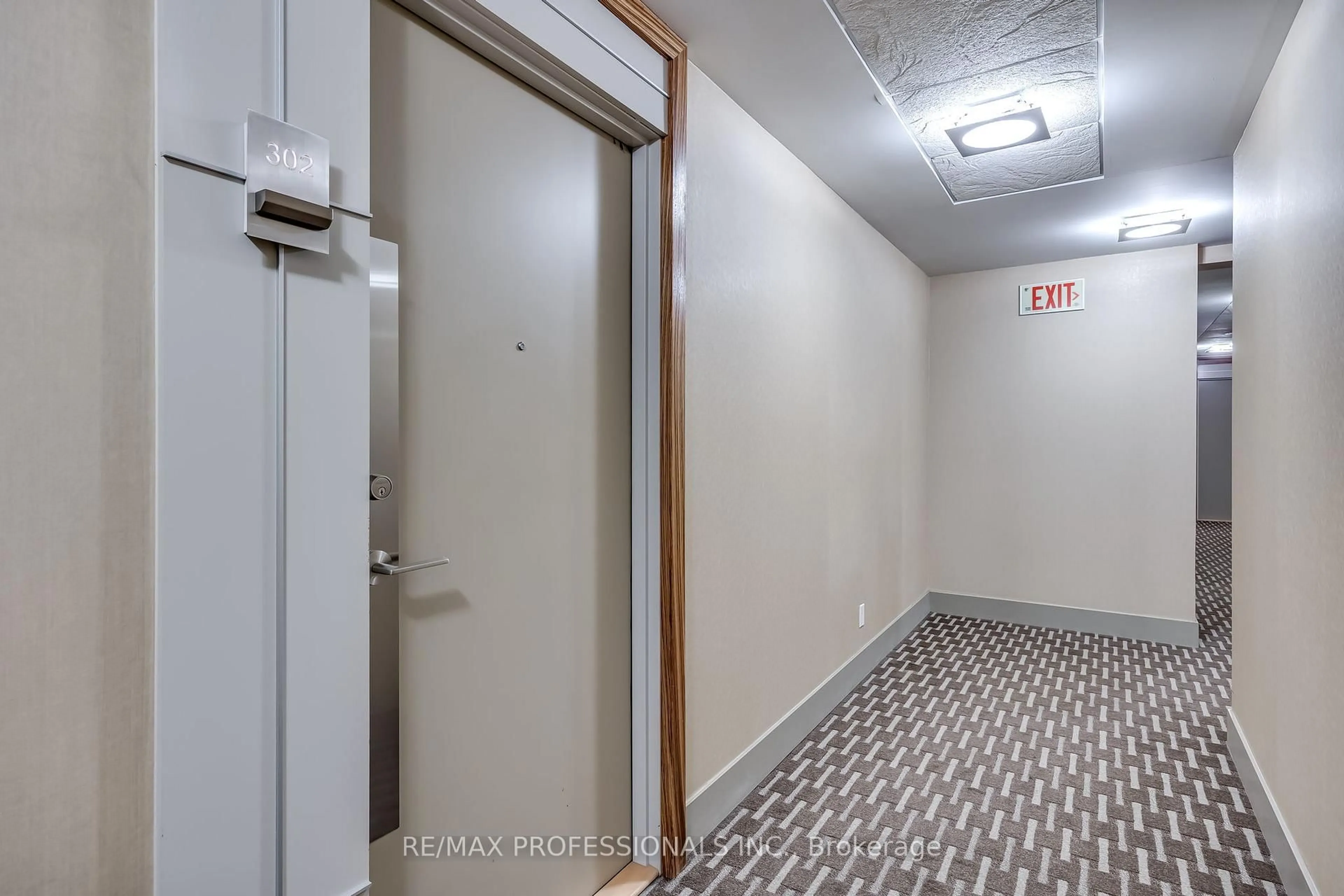 Unknown for 16 Brookers Lane #302, Toronto Ontario M8V 0A5