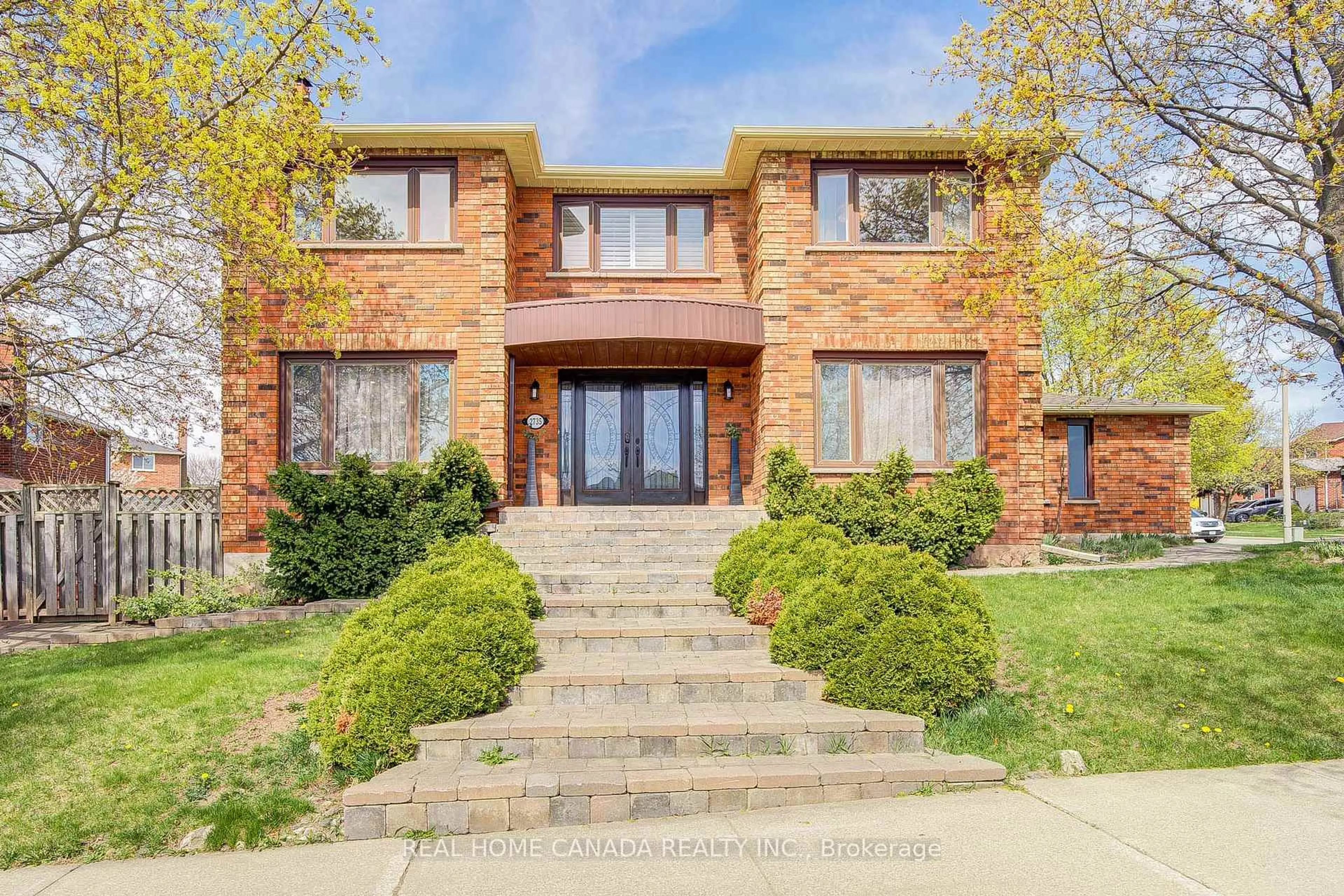 Home with brick exterior material, street for 2735 Kingsway Dr, Oakville Ontario L6J 6Z8