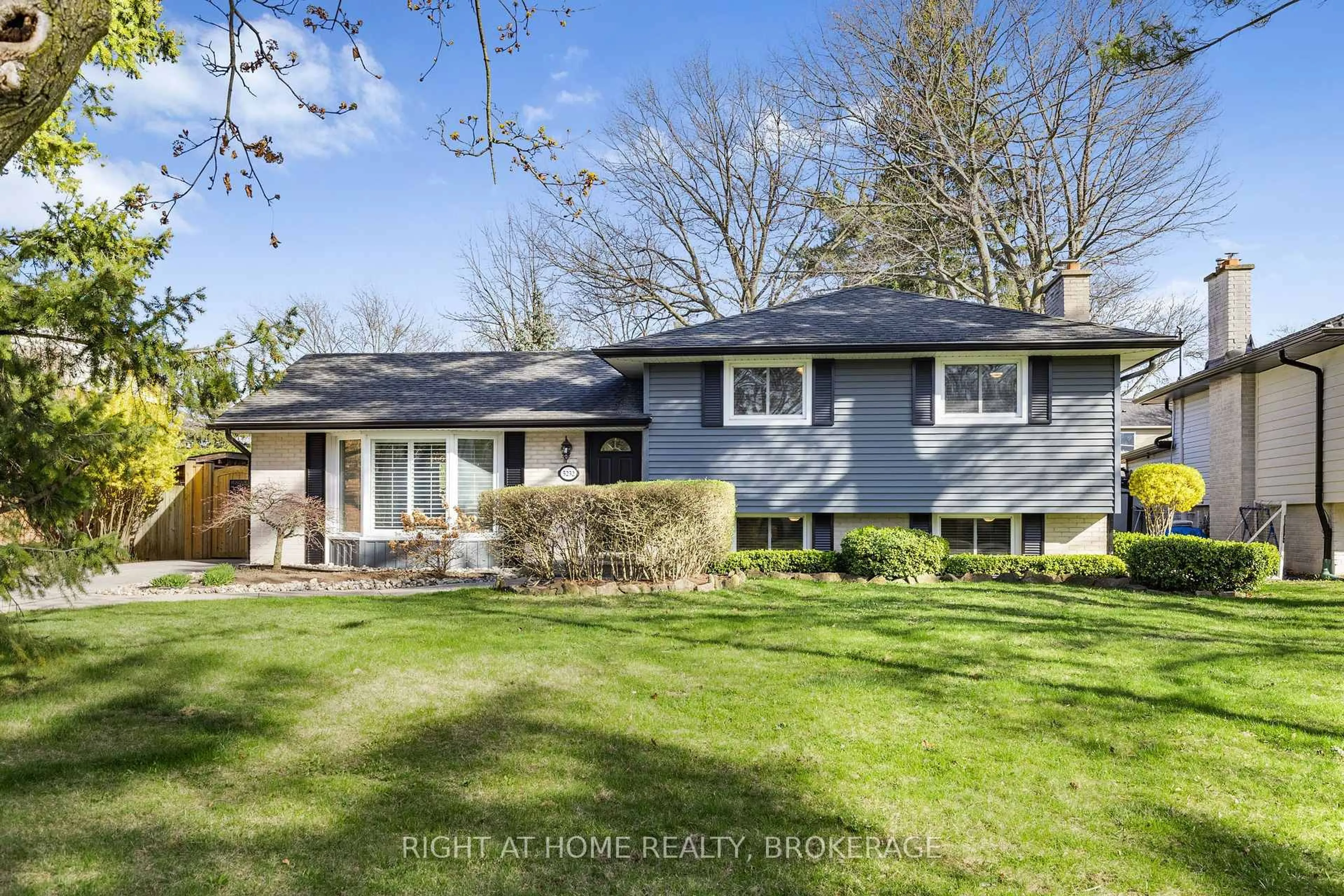 Unknown for 5232 Mulberry Dr, Burlington Ontario L7L 3P4