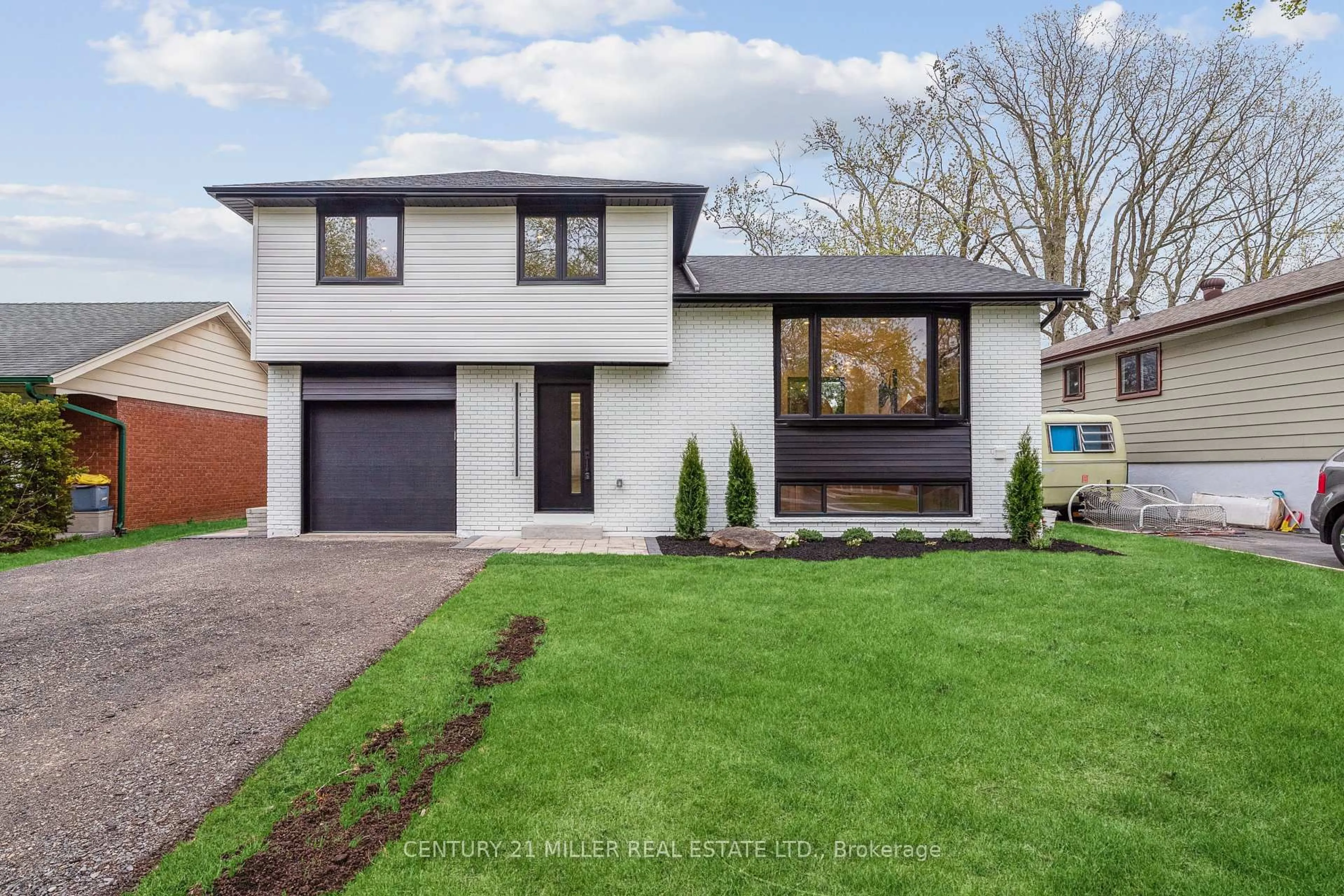 Home with brick exterior material, street for 5436 Windermere Dr, Burlington Ontario L7L 3M5