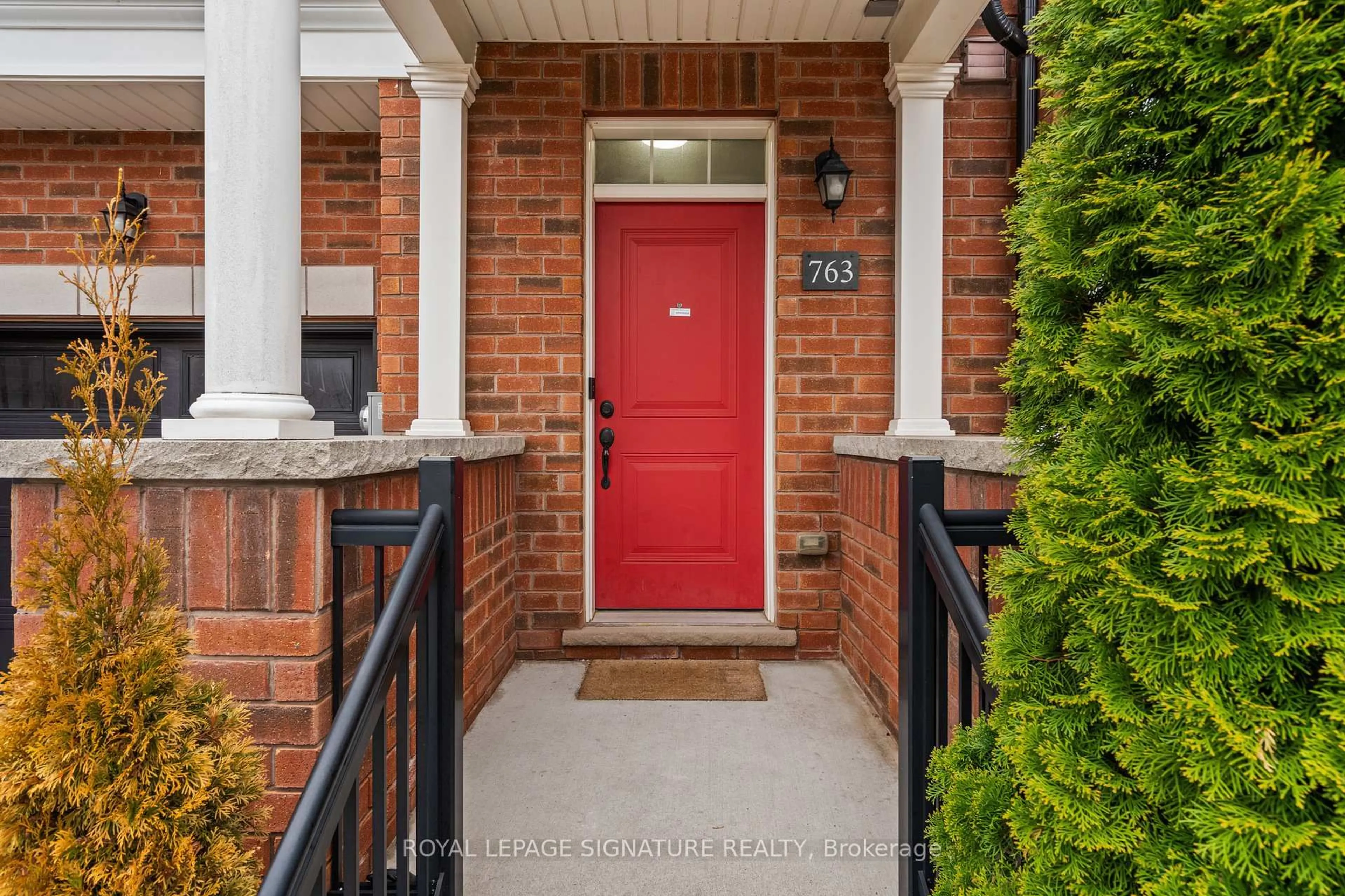 Indoor entryway for 763 Banks Cres, Milton Ontario L9T 9A3