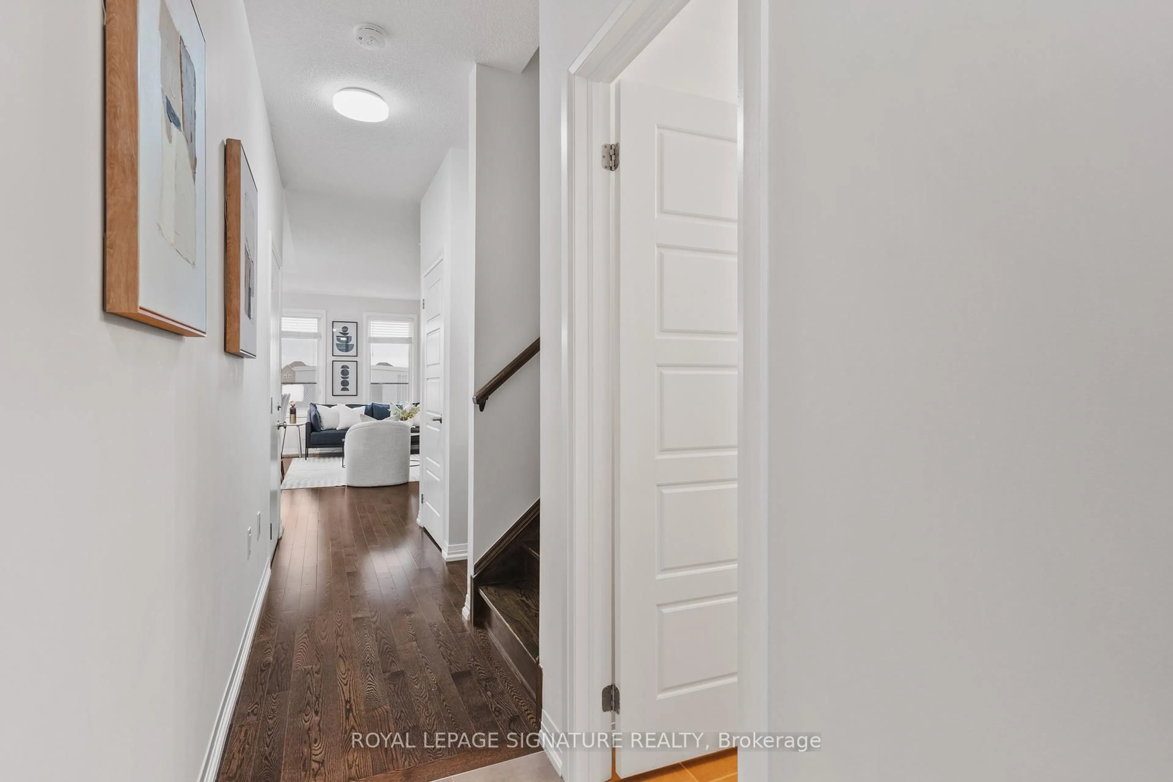 Indoor entryway for 763 Banks Cres, Milton Ontario L9T 9A3