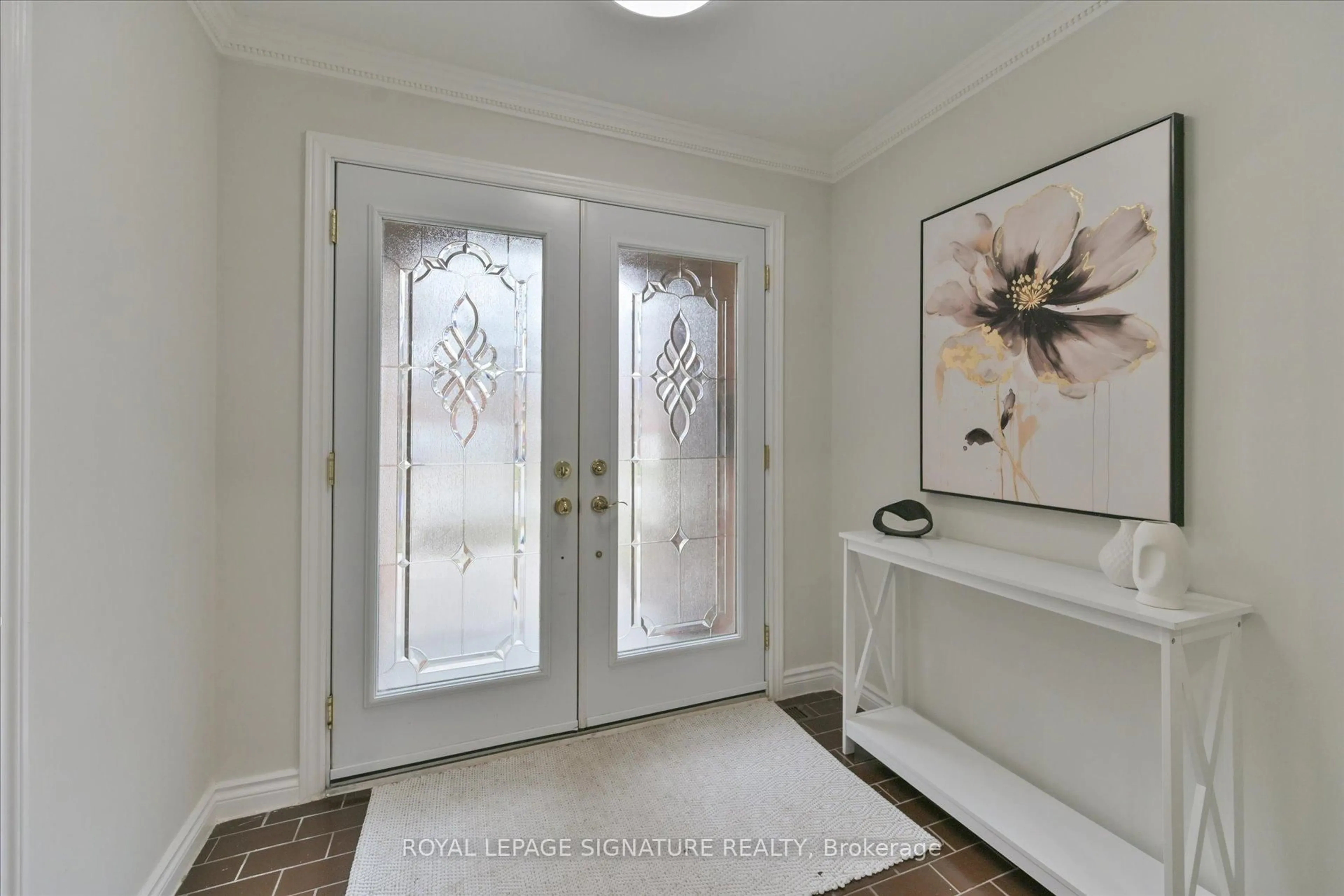 Indoor entryway for 1878 Flintlock Crt, Mississauga Ontario L5L 3E1