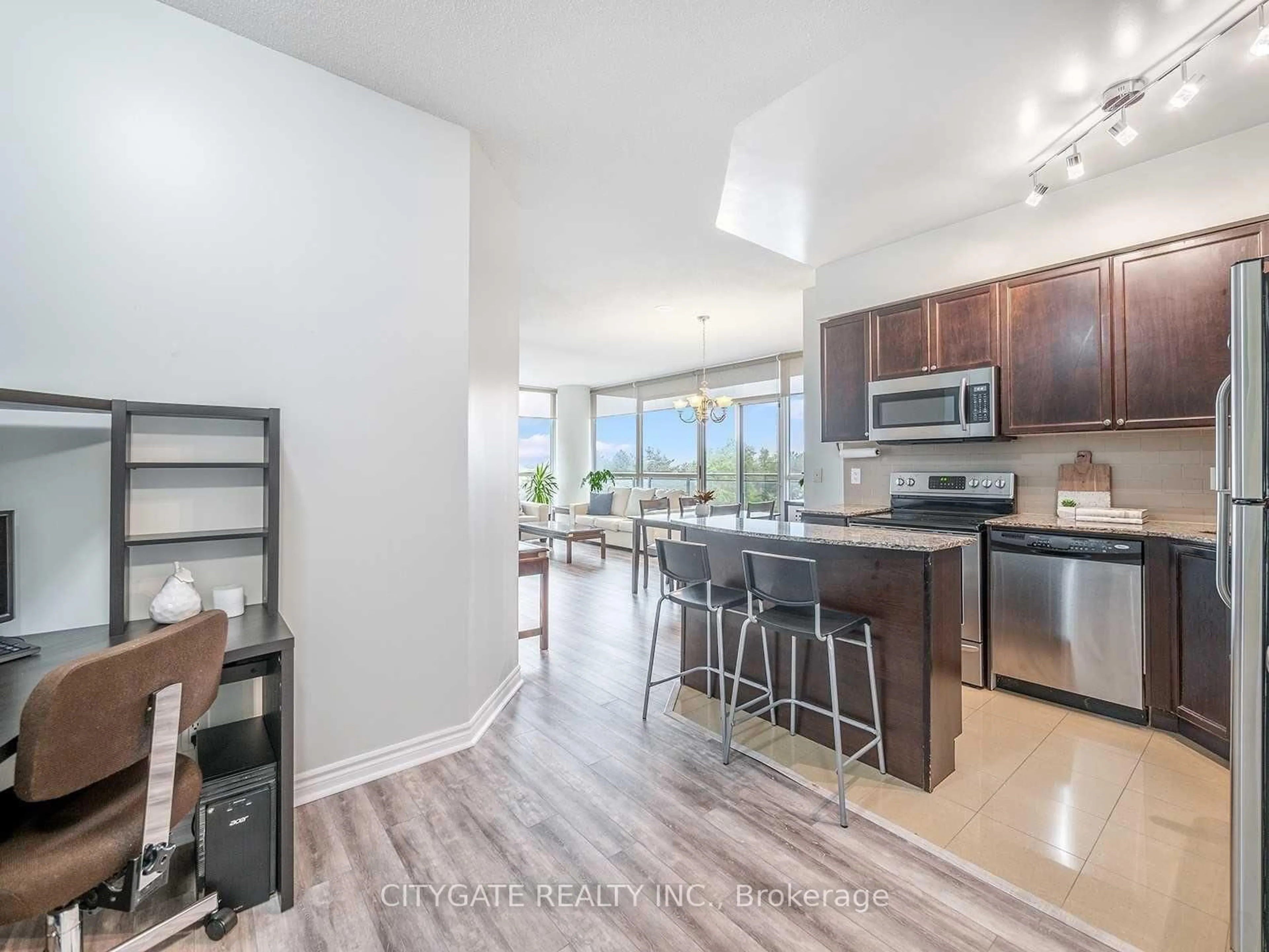 Open concept kitchen, unknown for 225 Webb Dr #314, Mississauga Ontario L5B 4P2