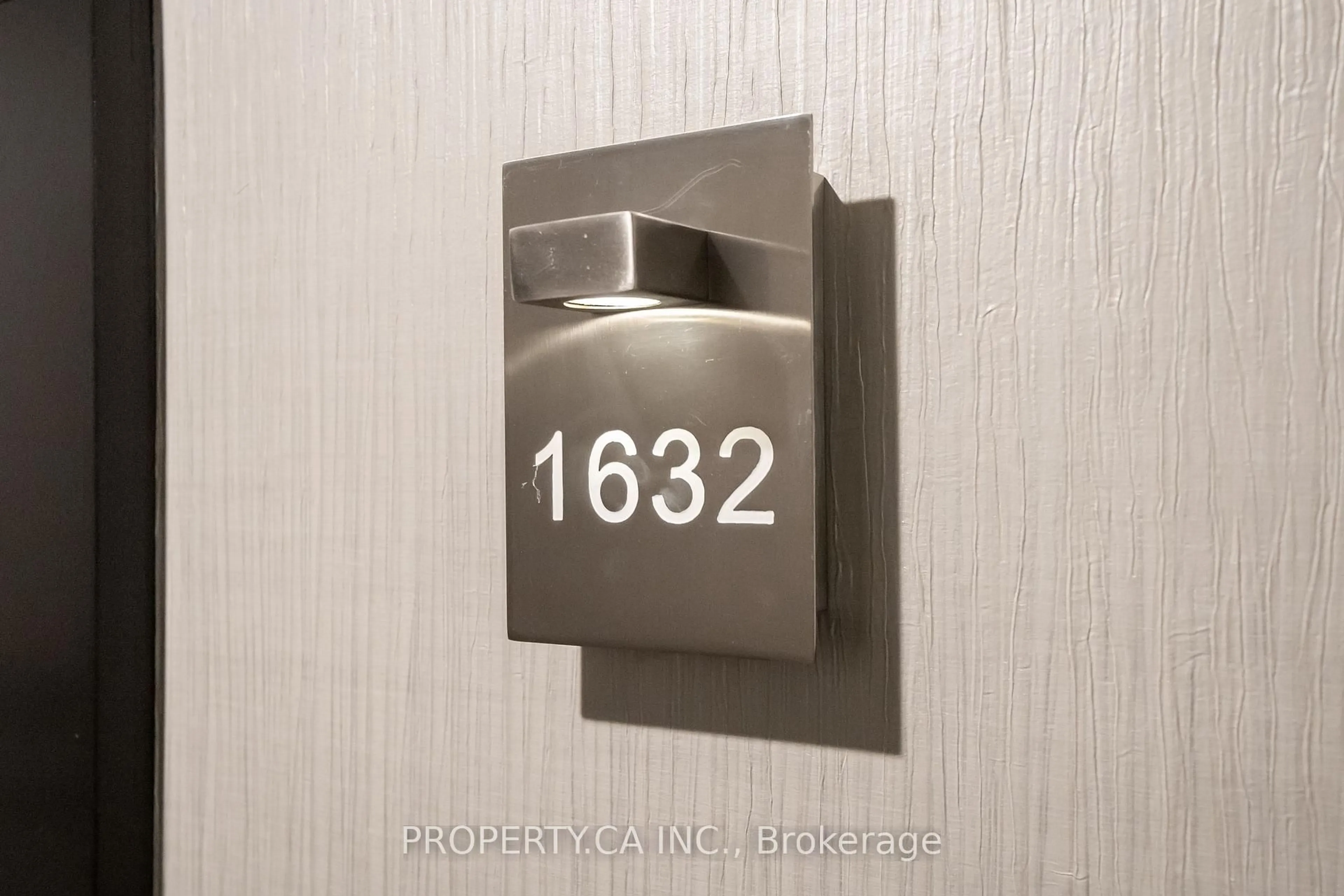Unknown for 165 Legion Rd #1632, Toronto Ontario M8Y 0B3