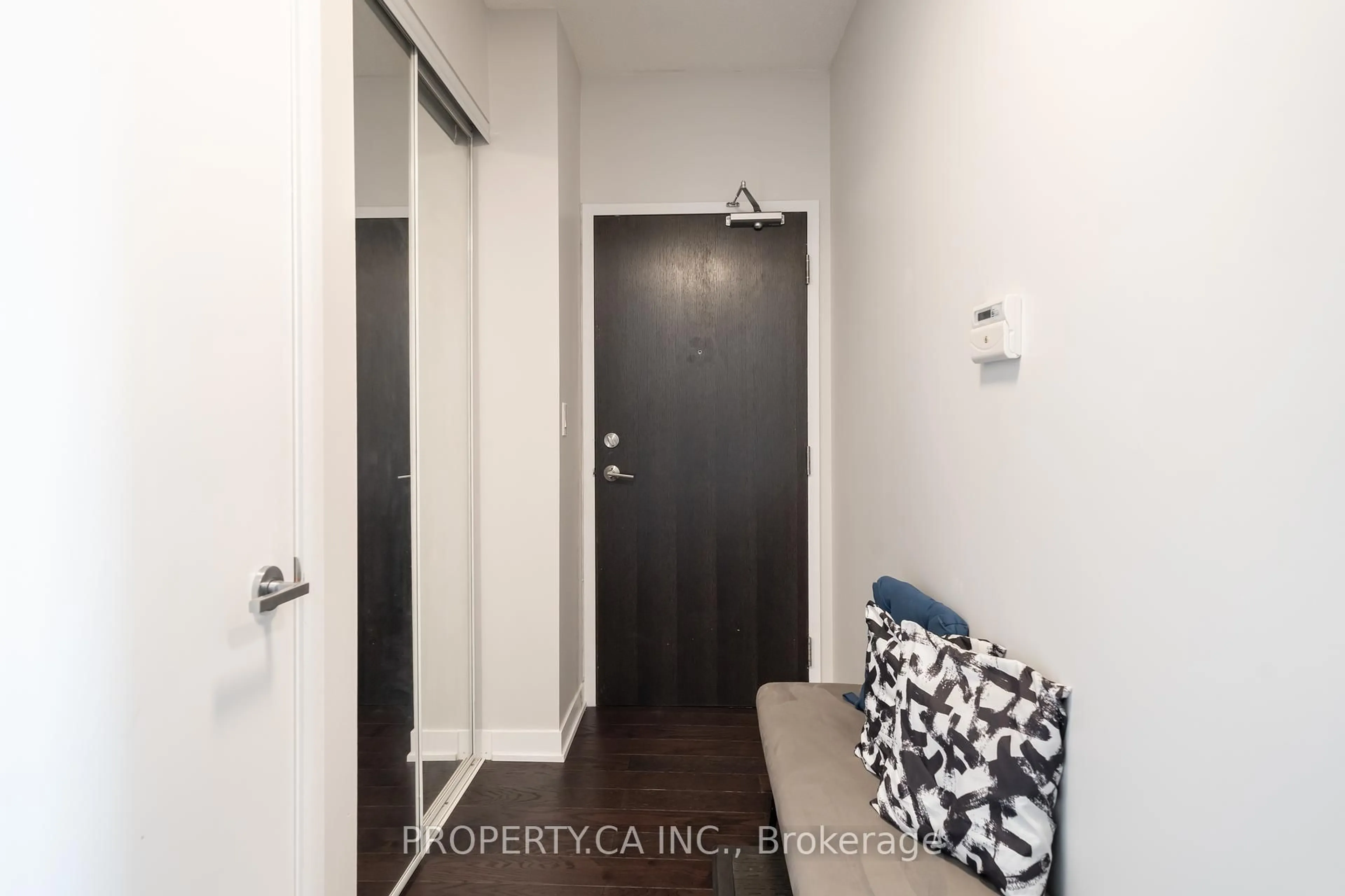 Indoor entryway for 165 Legion Rd #1632, Toronto Ontario M8Y 0B3