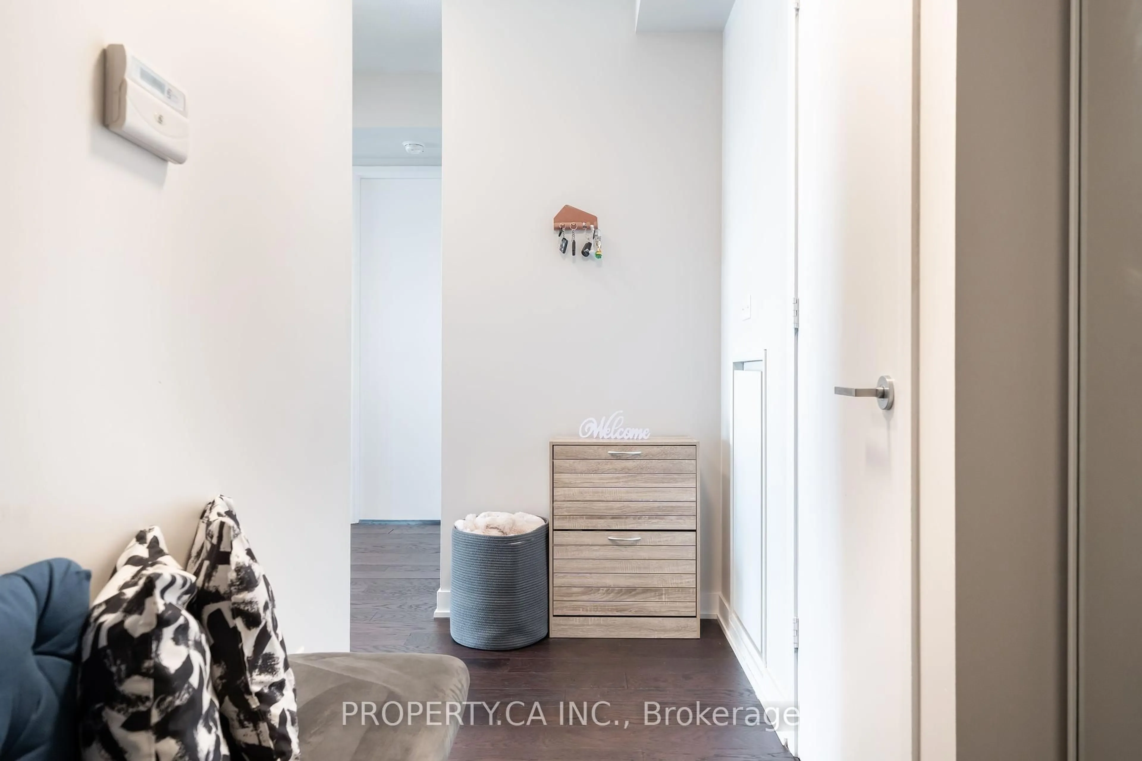 Indoor entryway for 165 Legion Rd #1632, Toronto Ontario M8Y 0B3