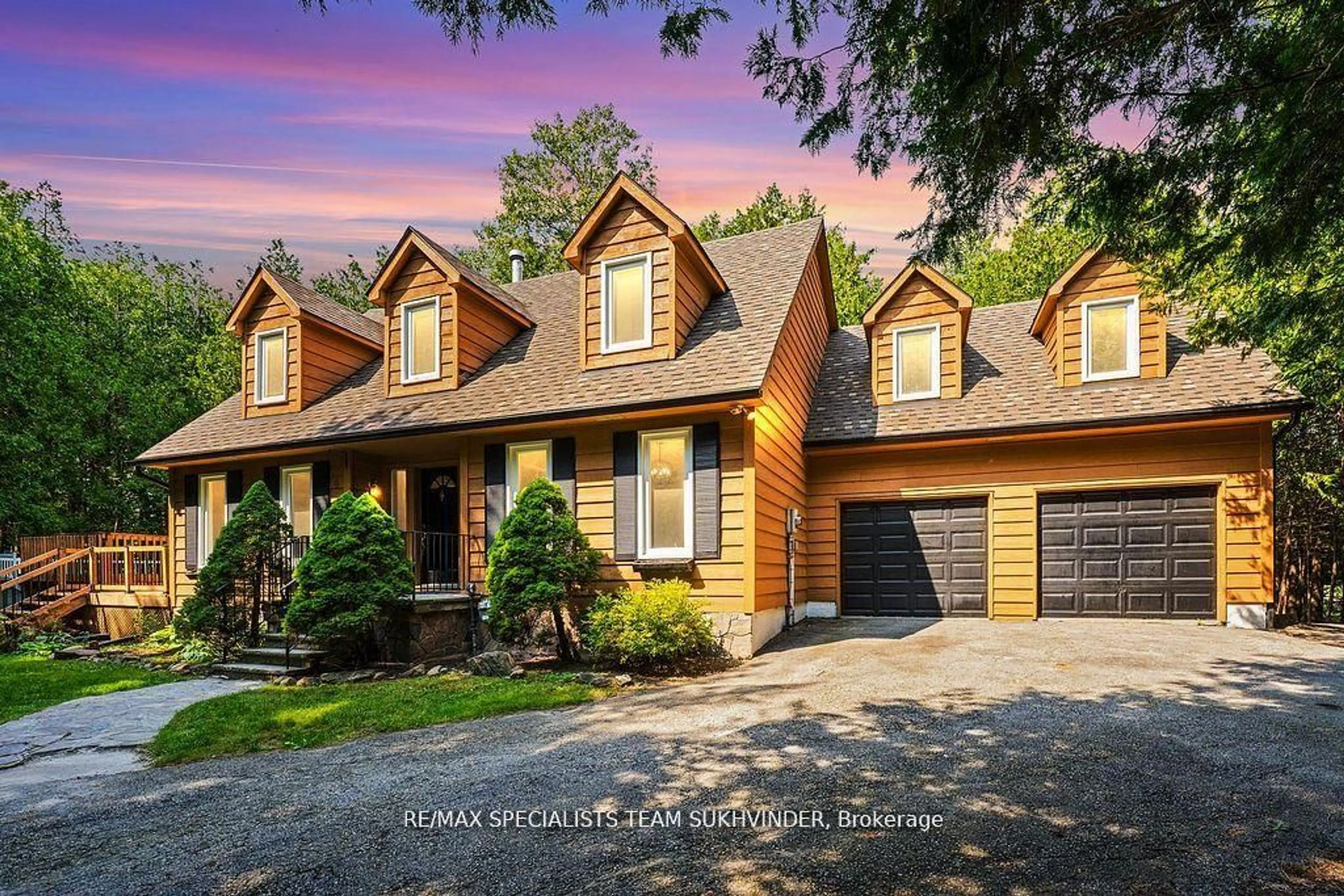 Home with brick exterior material, unknown for 4 Sunshine Mountain Dr, Caledon Ontario L7C 0A1