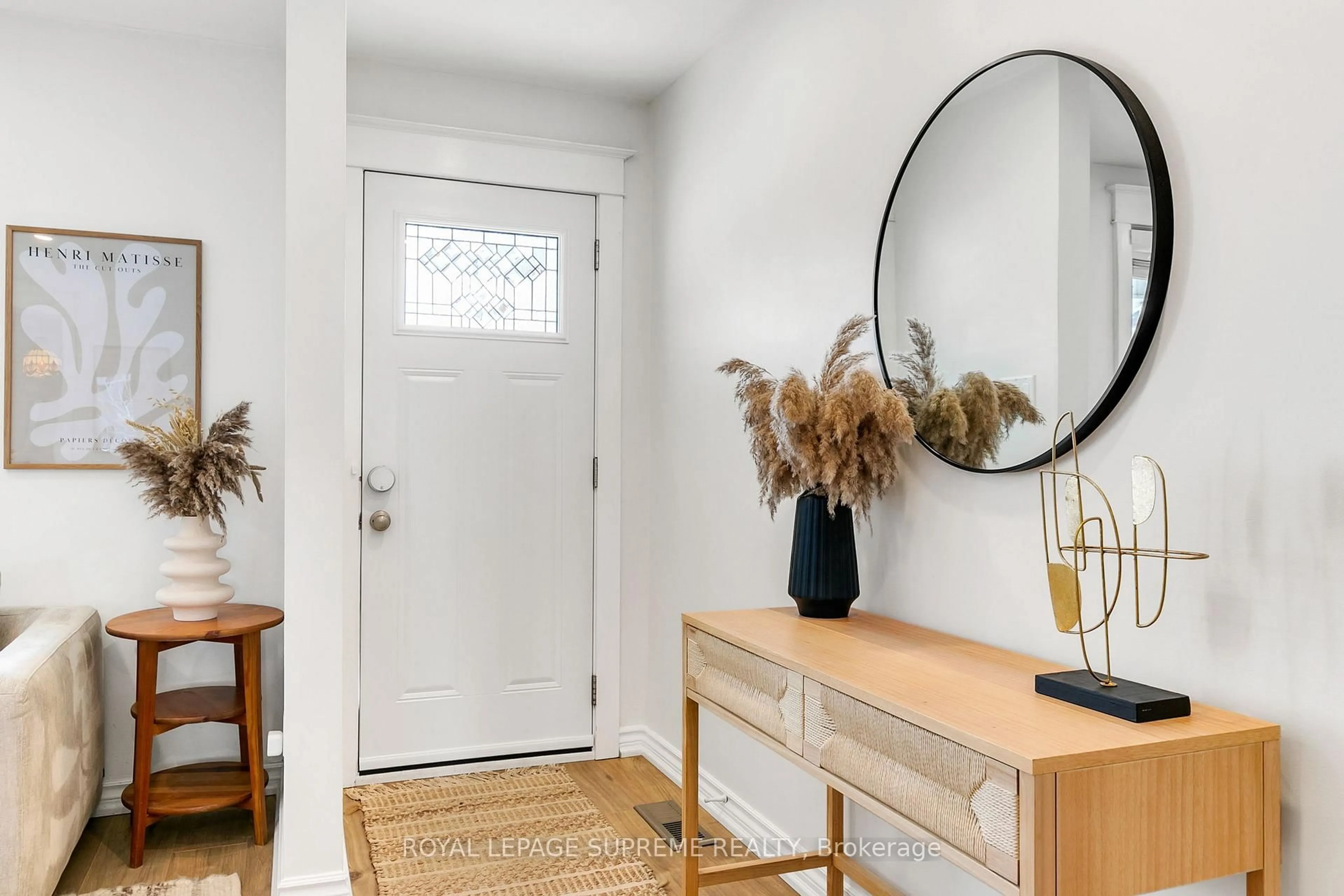 Indoor entryway for 172 Silverthorn Ave, Toronto Ontario M6N 3K3
