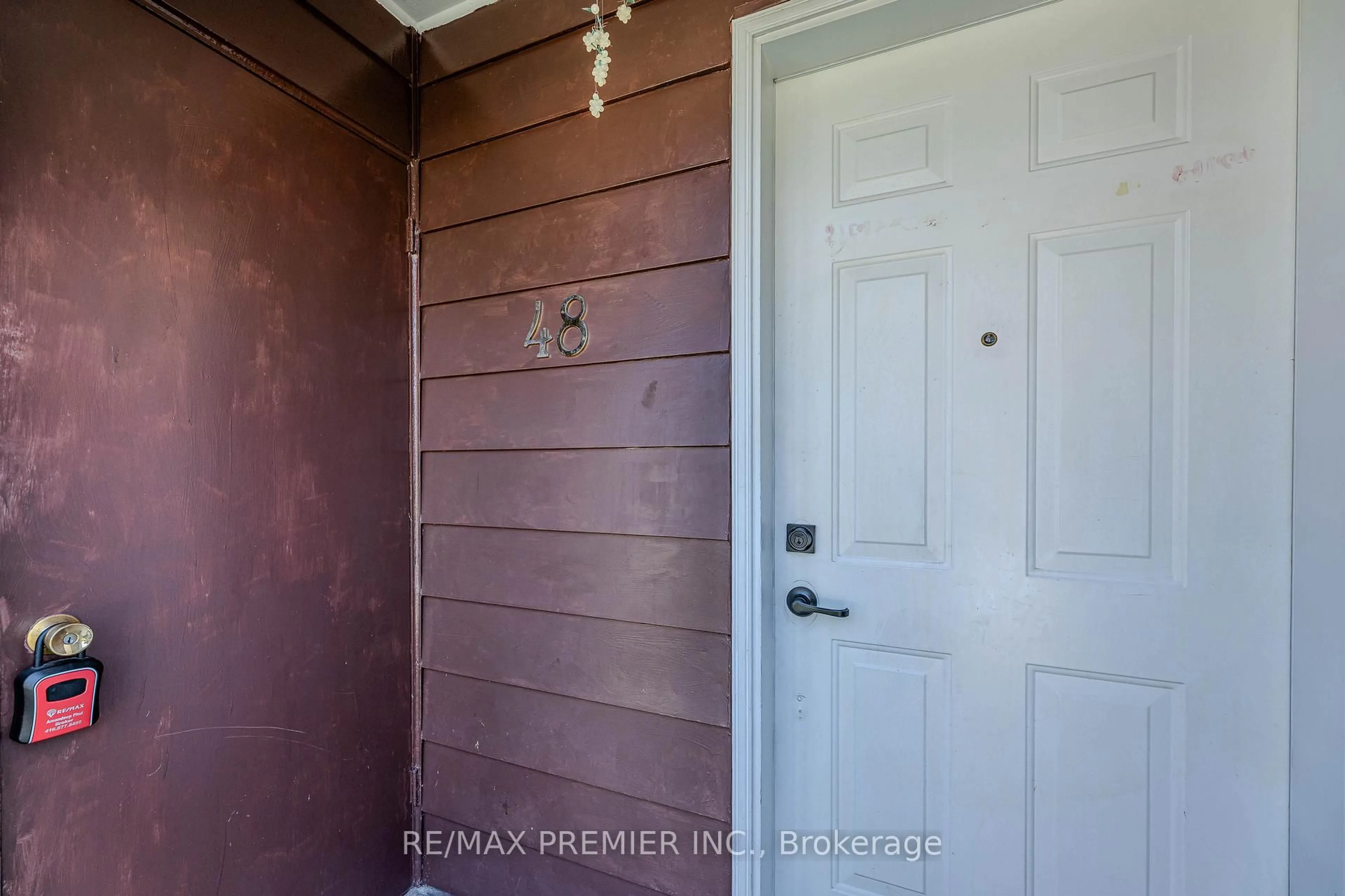 Indoor entryway for 2012 Martin Grove Rd #48, Toronto Ontario M9V 4A3