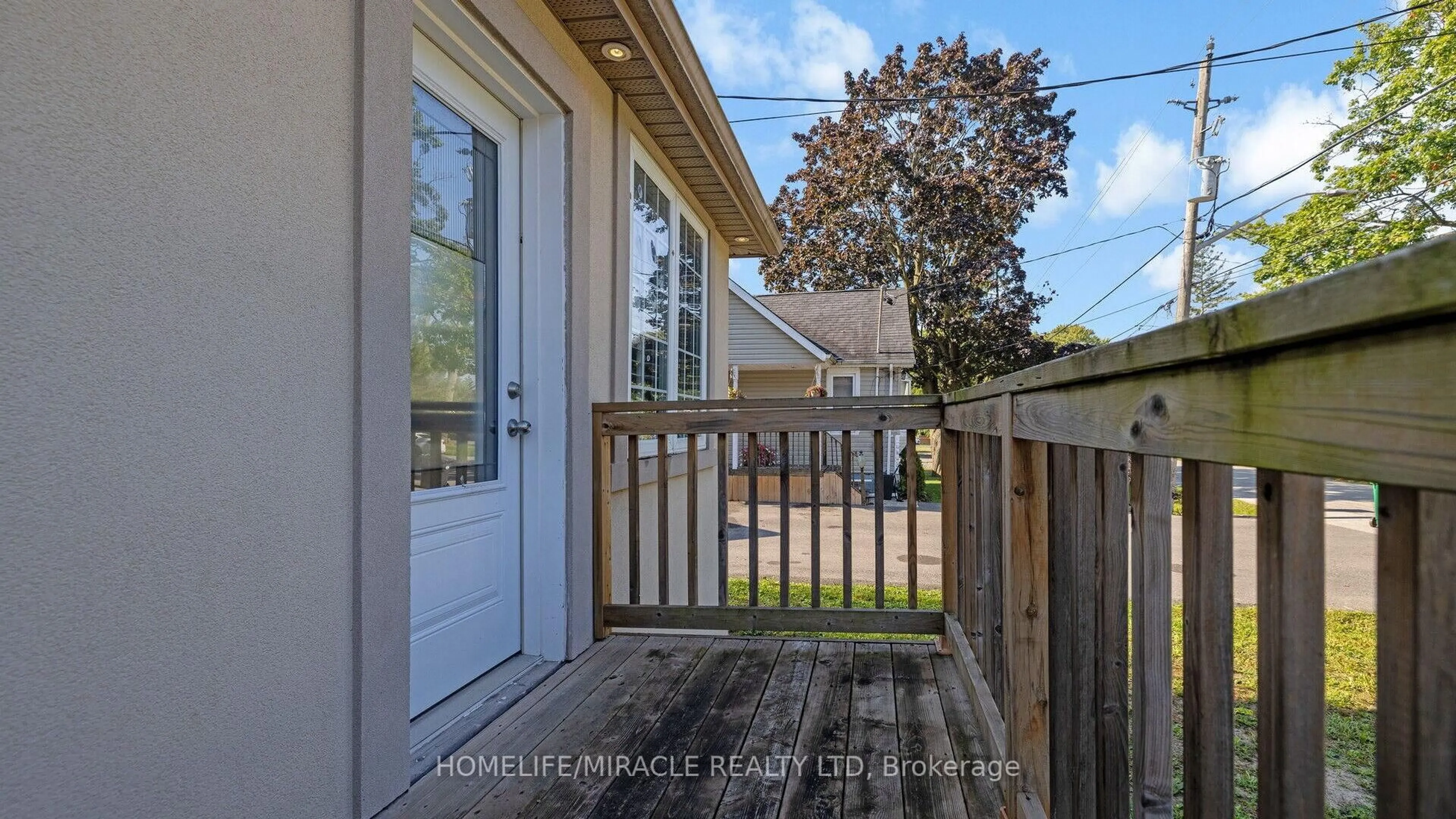 Unknown for 112 Troy St, Mississauga Ontario L5G 1S7
