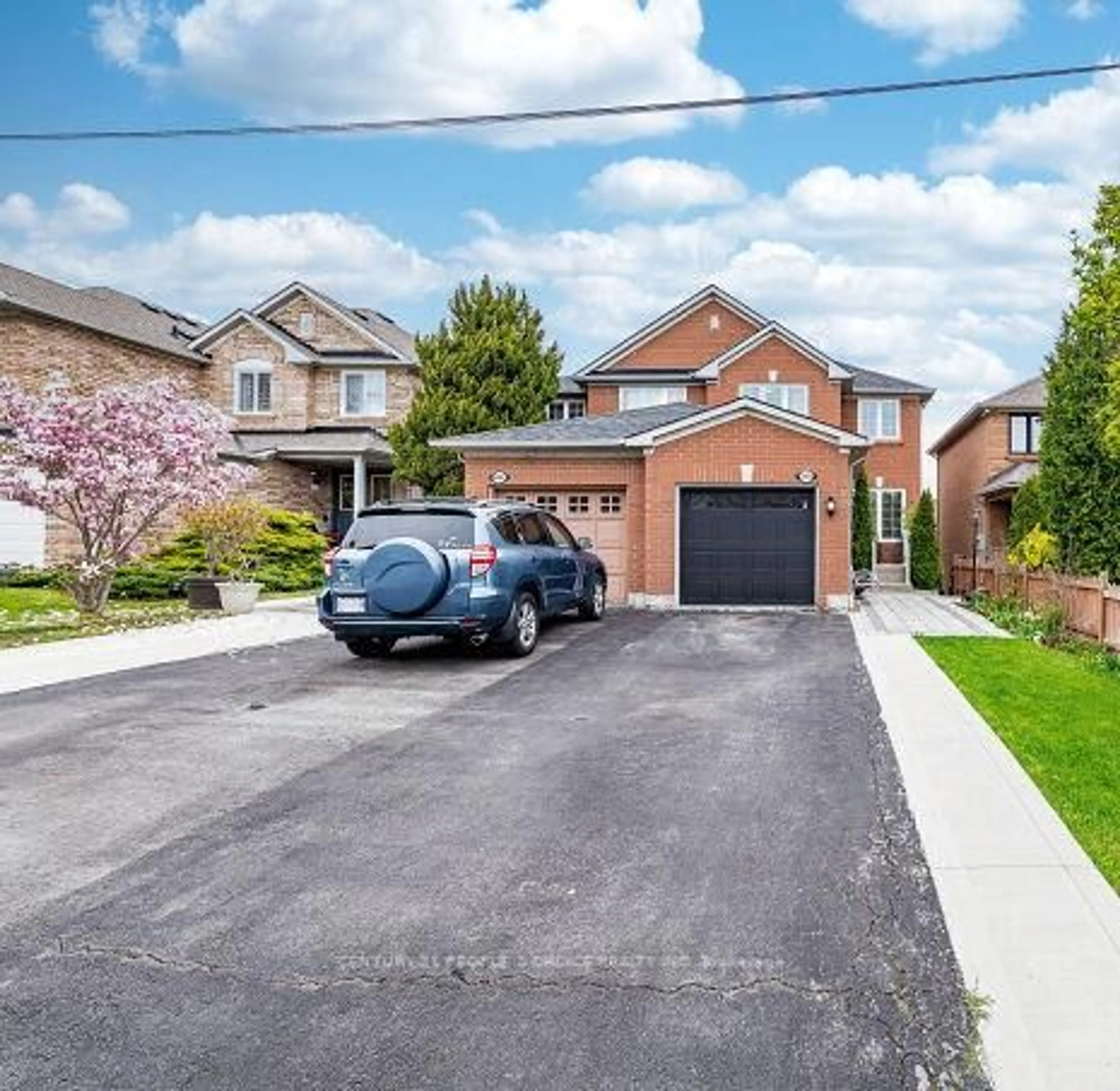 Home with brick exterior material, street for 3185 Pearwood Pl, Mississauga Ontario L5B 4H1