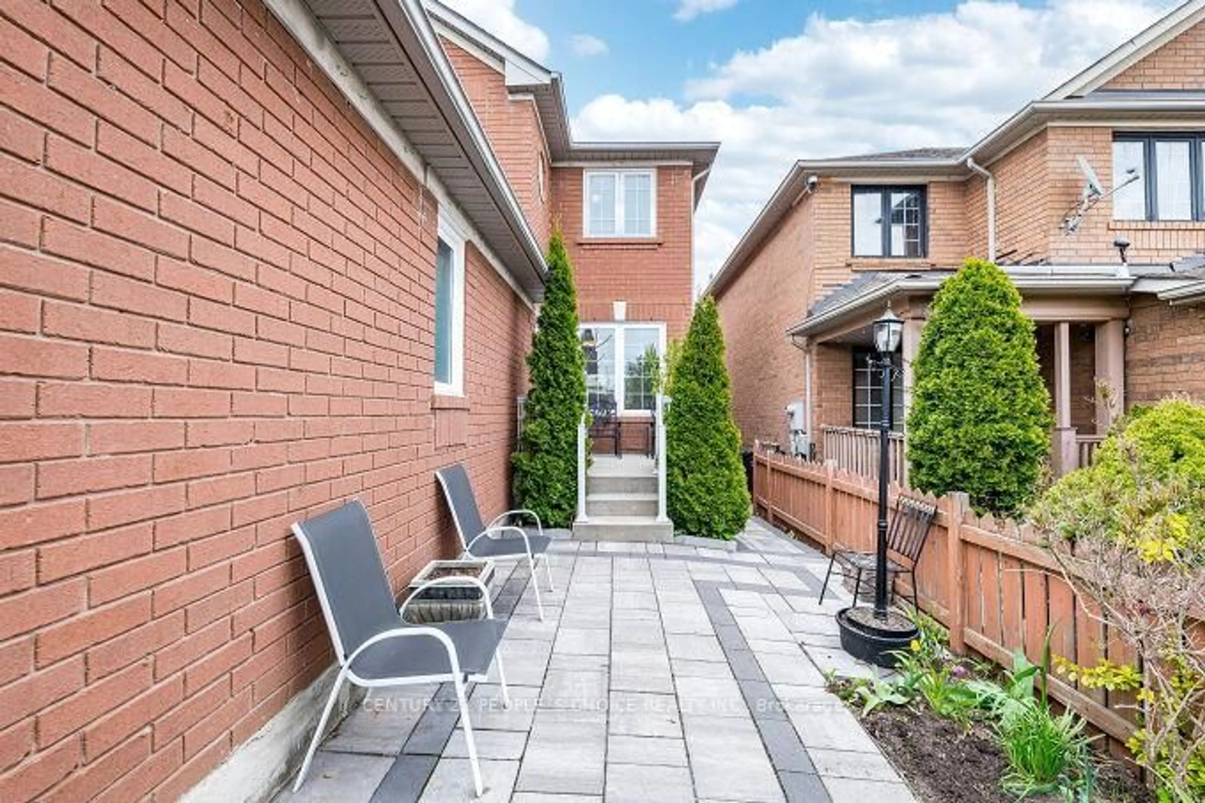 Patio, street for 3185 Pearwood Pl, Mississauga Ontario L5B 4H1