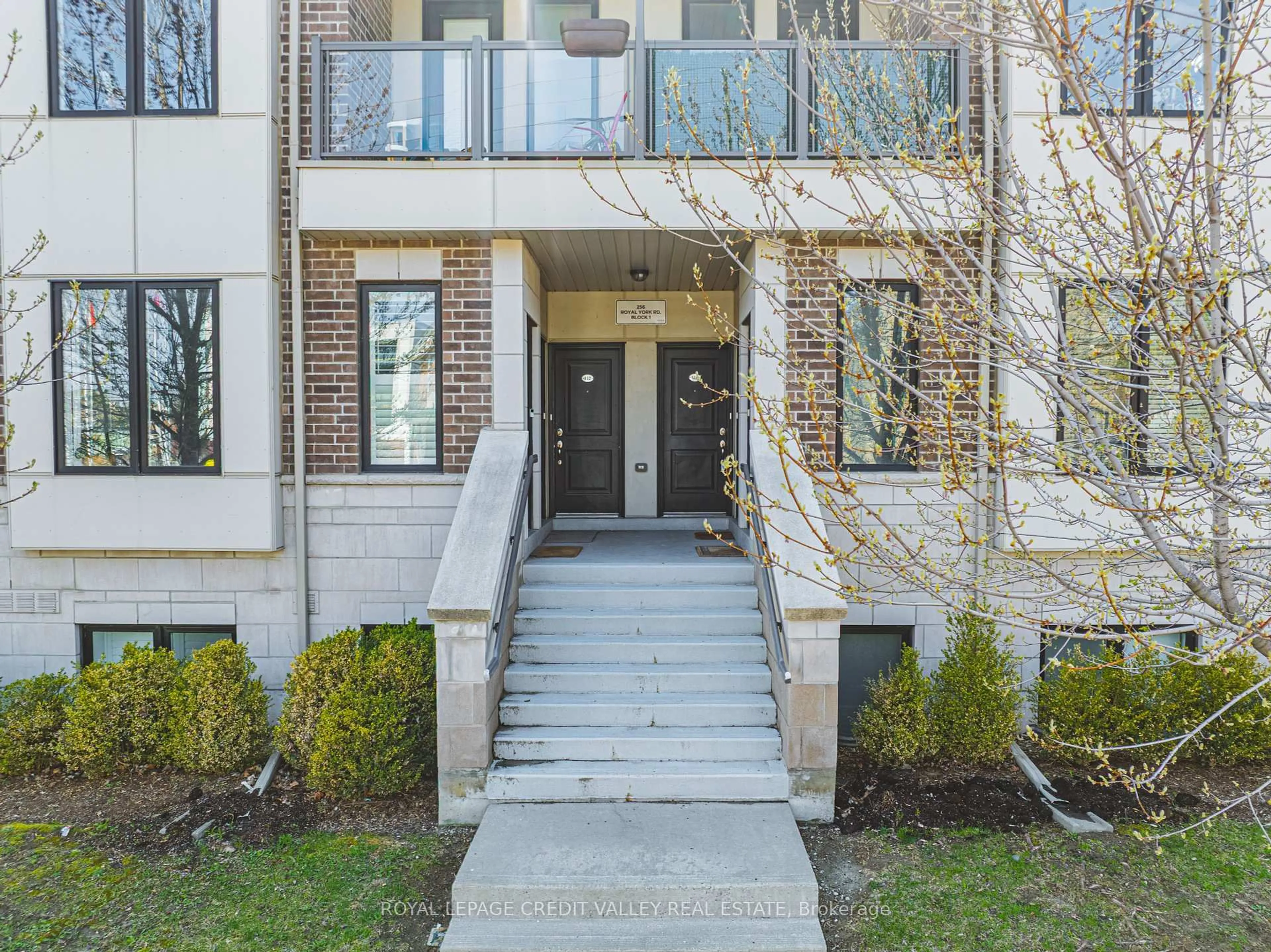 Unknown for 256 Royal York Rd #116, Toronto Ontario M8V 1Y8