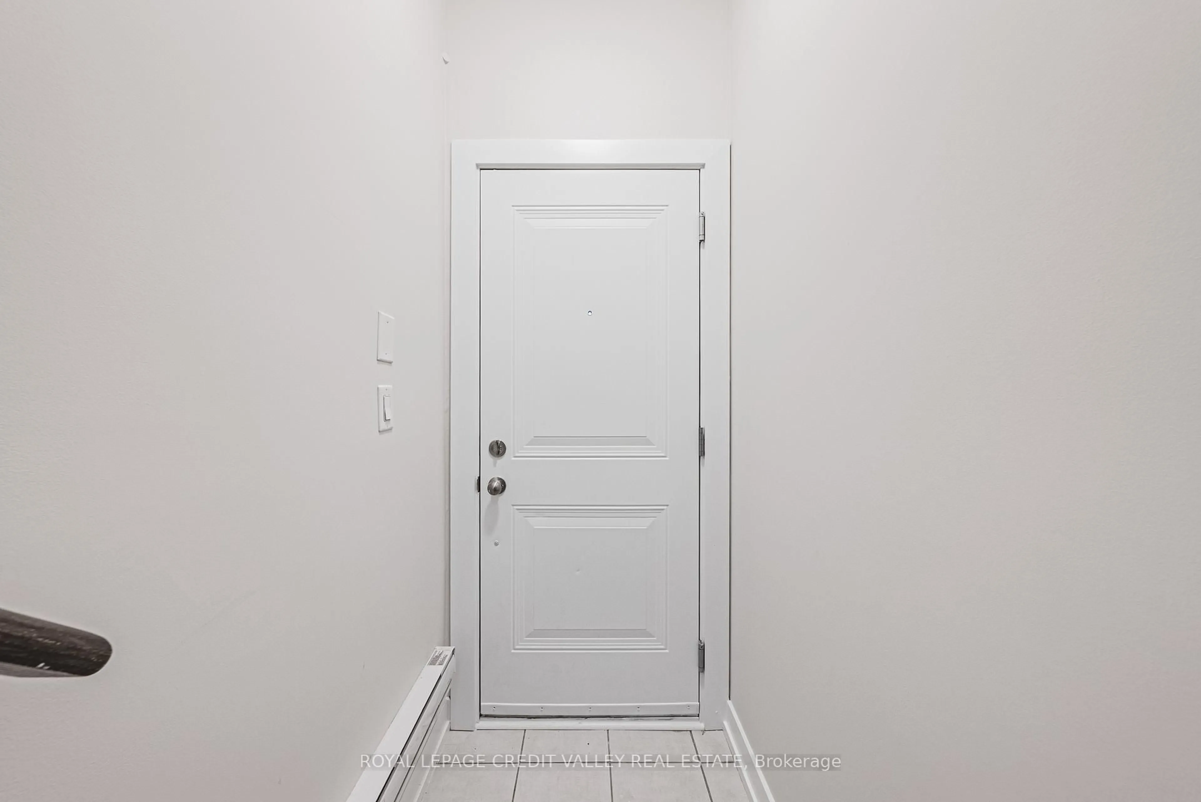 Indoor entryway for 256 Royal York Rd #116, Toronto Ontario M8V 1Y8