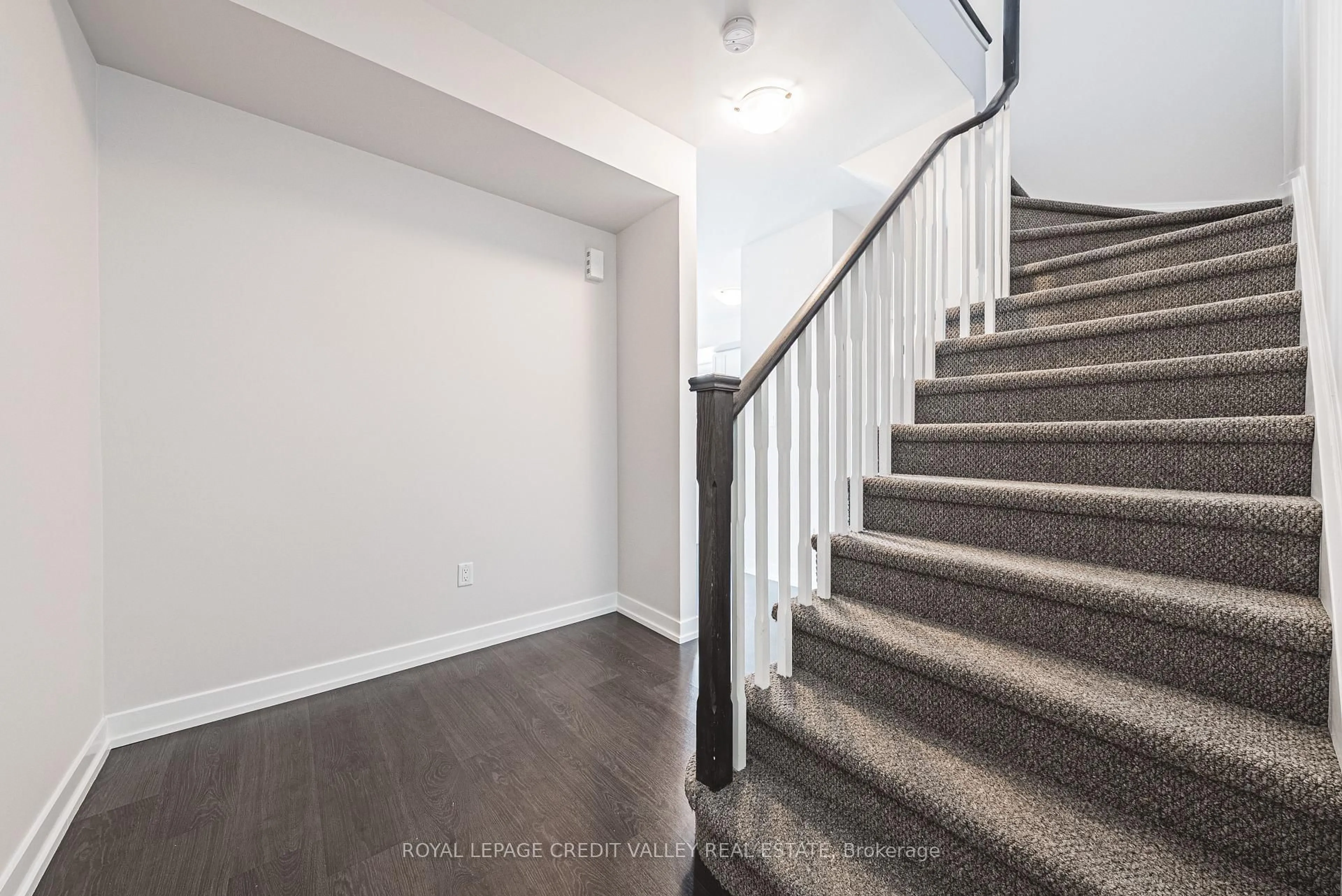Stairs for 256 Royal York Rd #116, Toronto Ontario M8V 1Y8