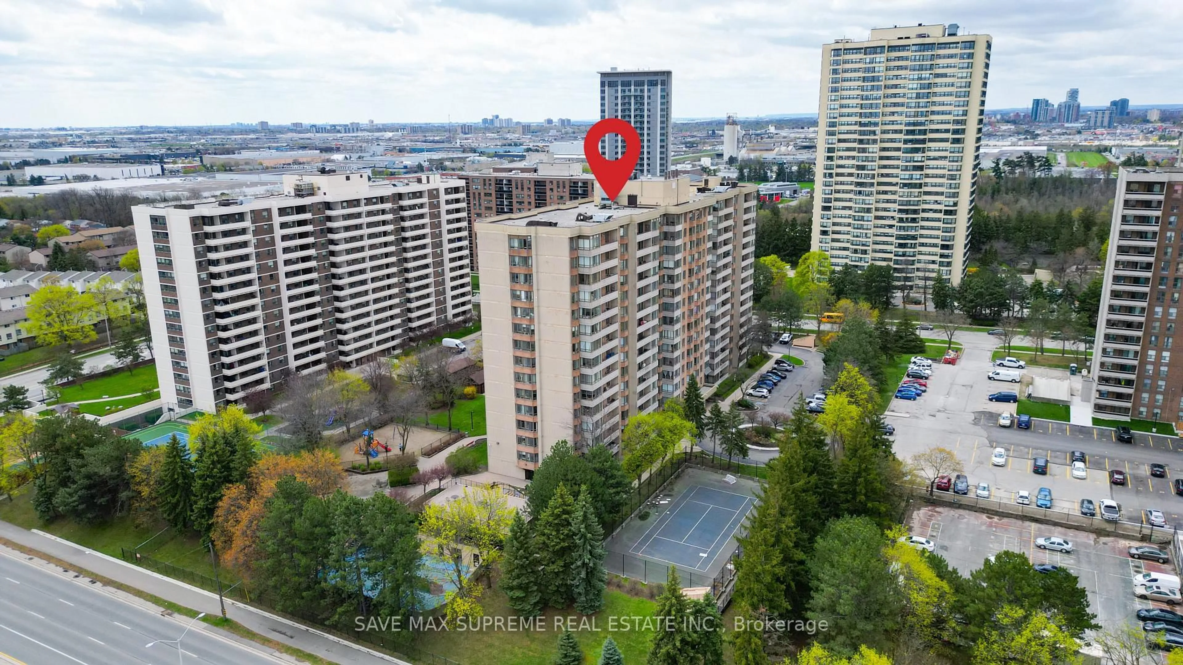 A pic from outside/outdoor area/front of a property/back of a property/a pic from drone, city buildings view from balcony for 5 Lisa St #1507, Brampton Ontario L6T 4T4